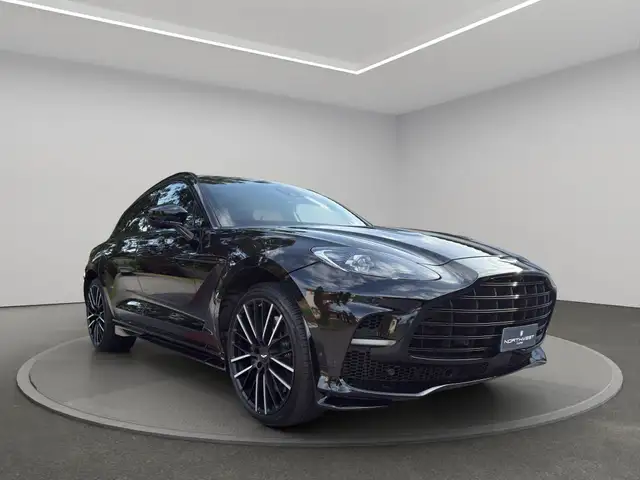 Aston Martin DBX 707