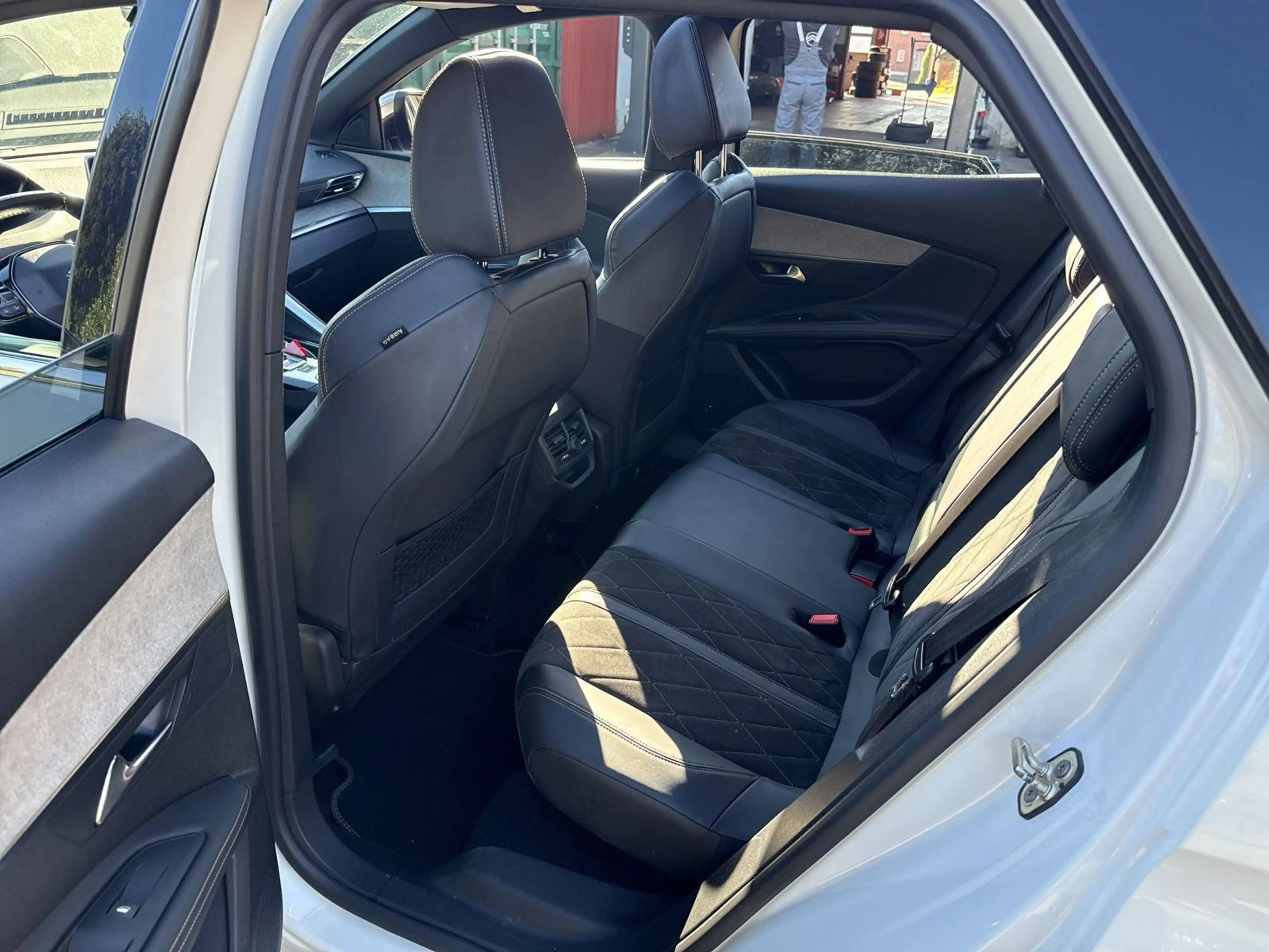 Peugeot 3008 GT — photo 10