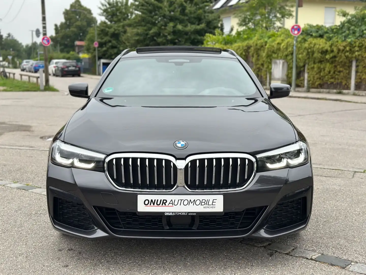 BMW 530 d xDrive M-Sport NaviProf Pano HuD Leder ACC Grau - 2
