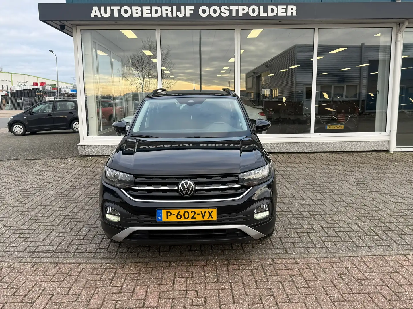 Volkswagen T-Cross 1.0 TSI Life Zwart - 2