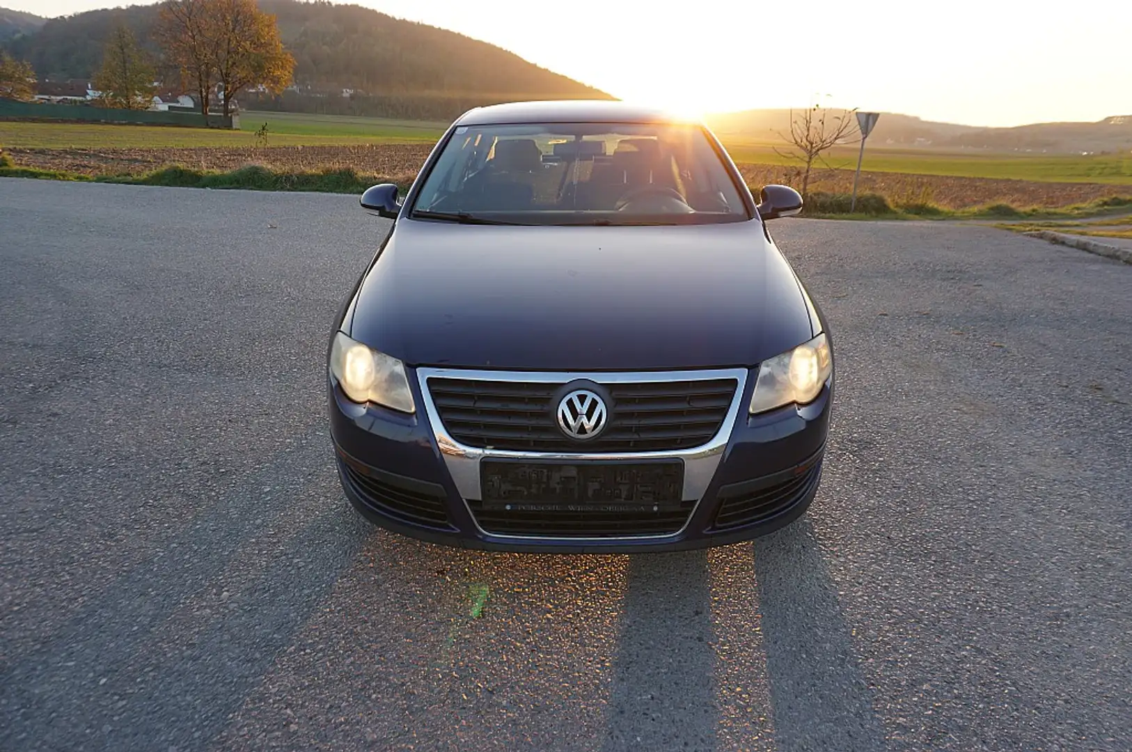 Volkswagen Passat Comfortline 1,9 TDI plava - 1