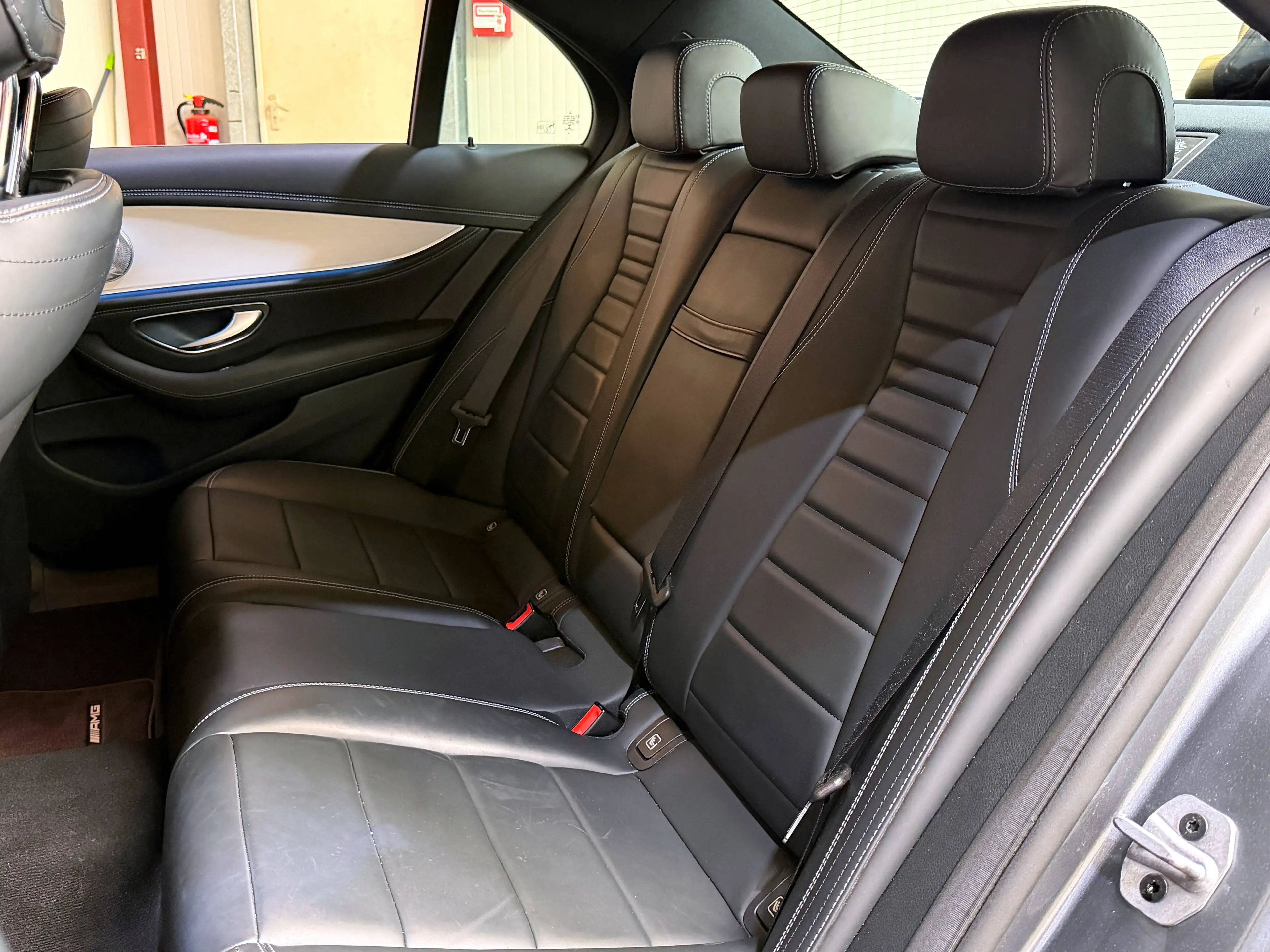 Mercedes-Benz E 450 E 450 4Matic (213.059)*4MATIC*AMG*SCHECKHEFTGEPFLEGT* — photo 12