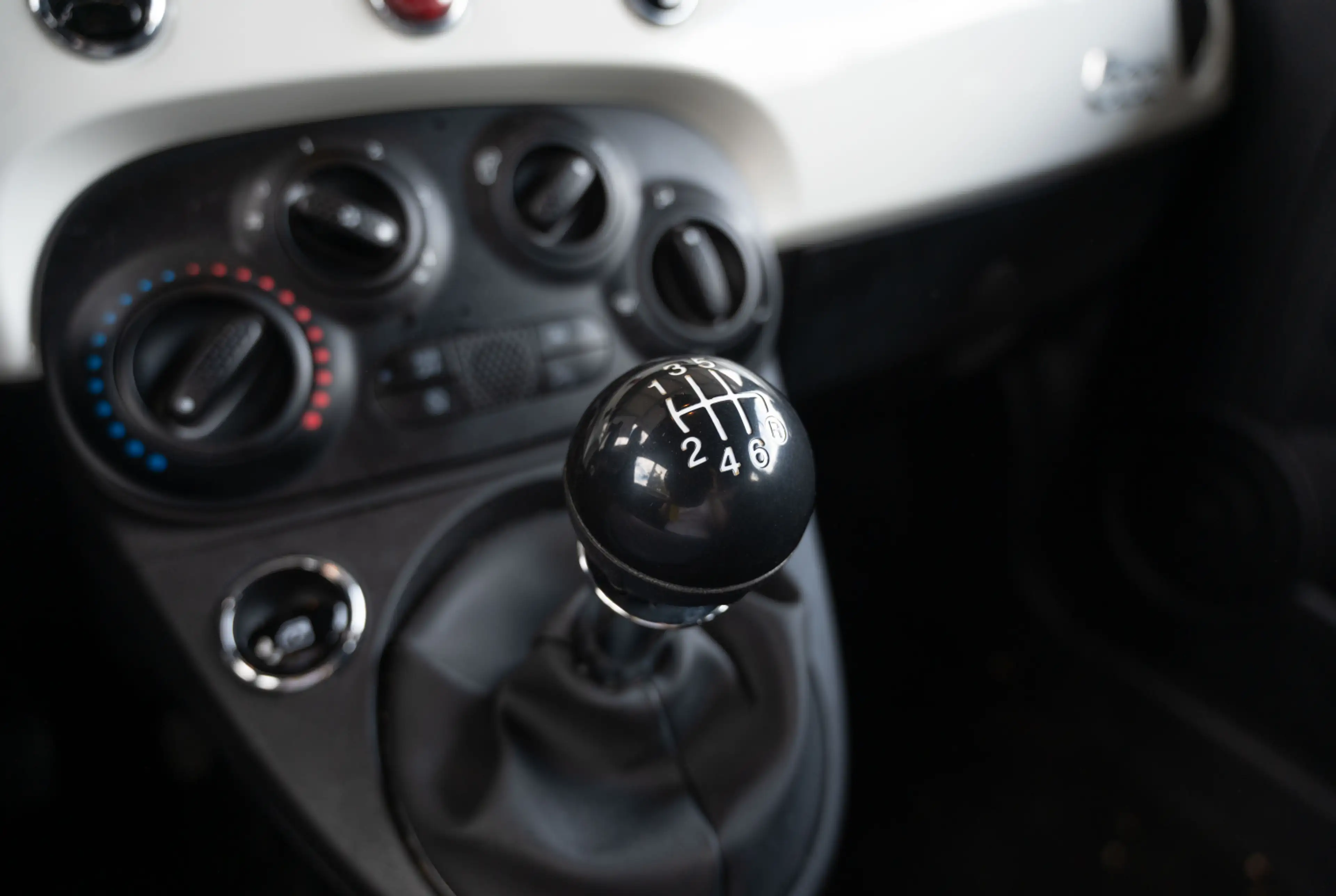 Fiat 500 Basis 1.0 GSE N3 Hybrid *KOMFORT-PAKET*TEMPOMAT* *INVENTUR-SALE* — photo 10