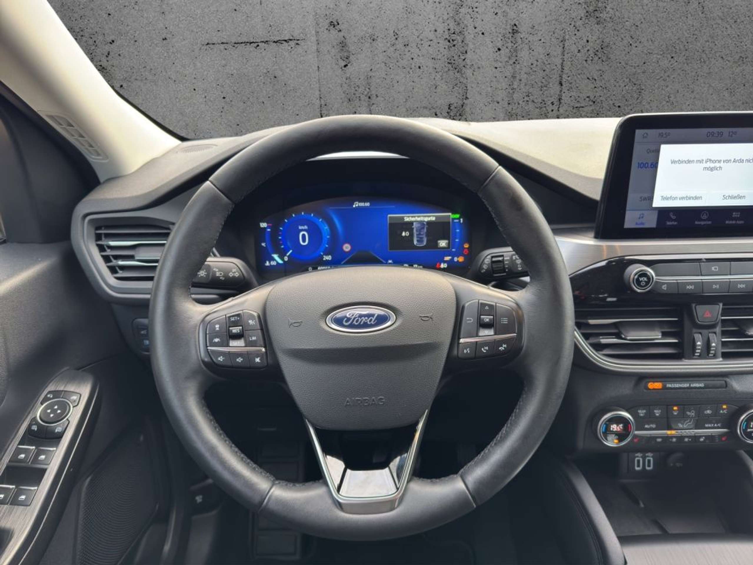 Fahrzeugabbildung Ford Kuga 2.5 Duratec PHEV TITANIUM - mit KI generiert/bearbeitet