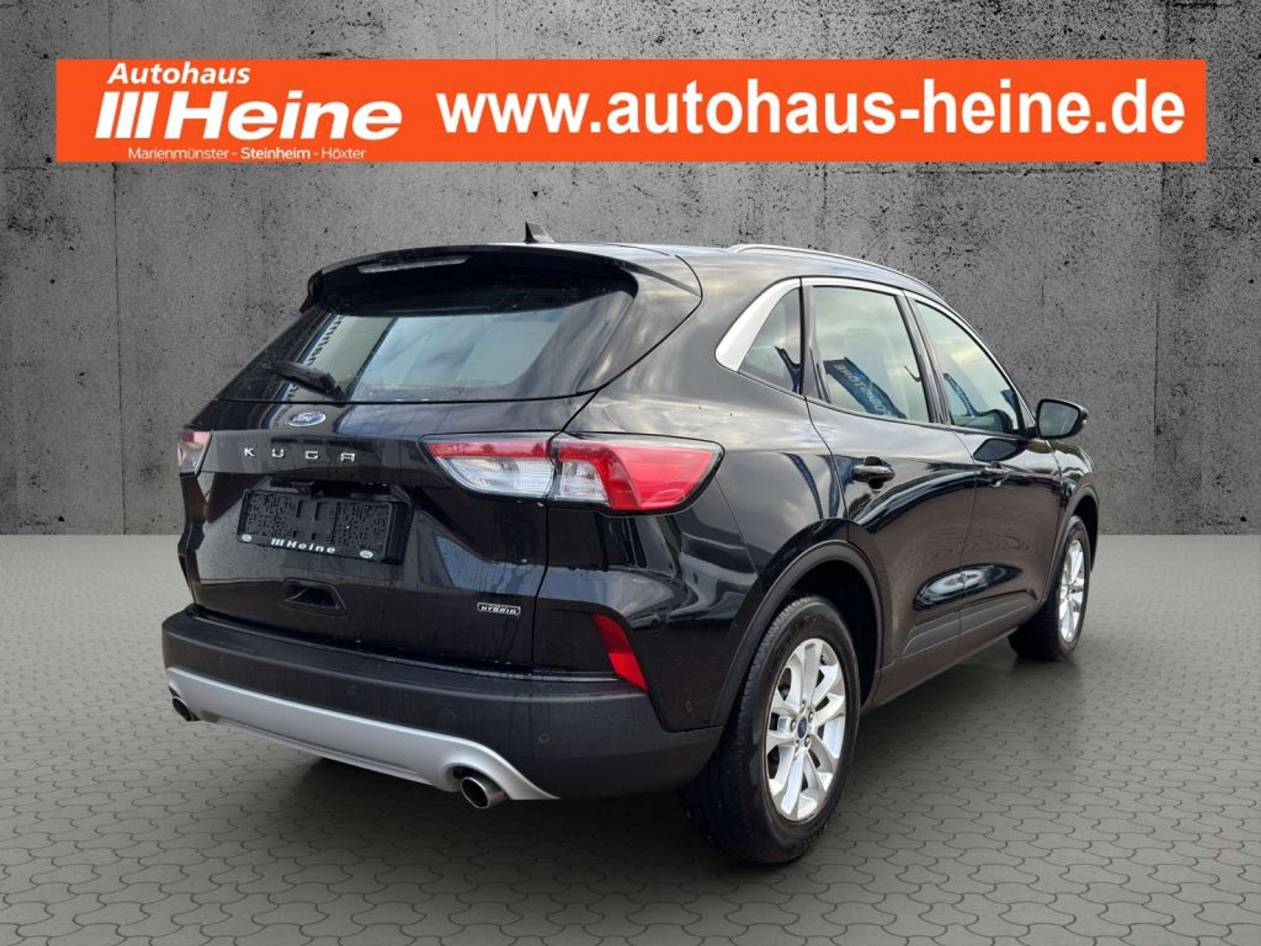 Fahrzeugabbildung Ford Kuga 2.5 Duratec PHEV TITANIUM - mit KI generiert/bearbeitet