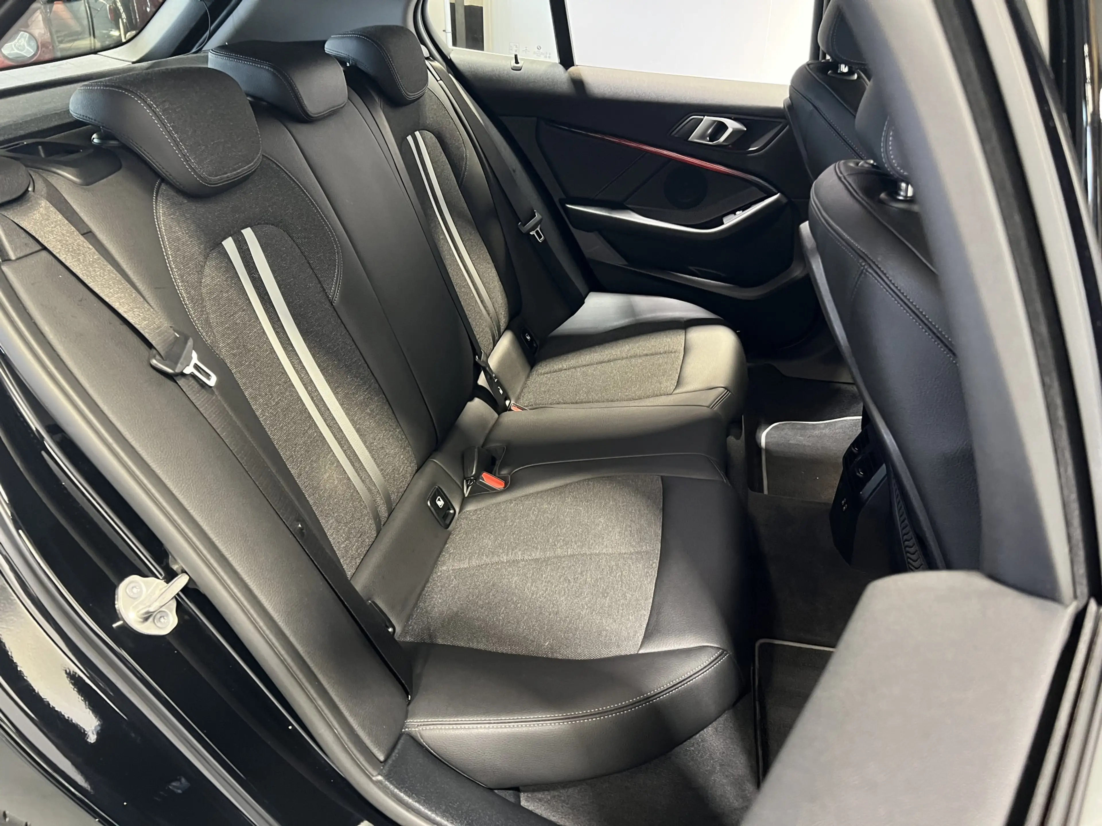 BMW 118 1-serie 118i Executive Edition | Sportline | Sport — photo 34