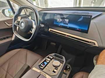 iX xDrive 40