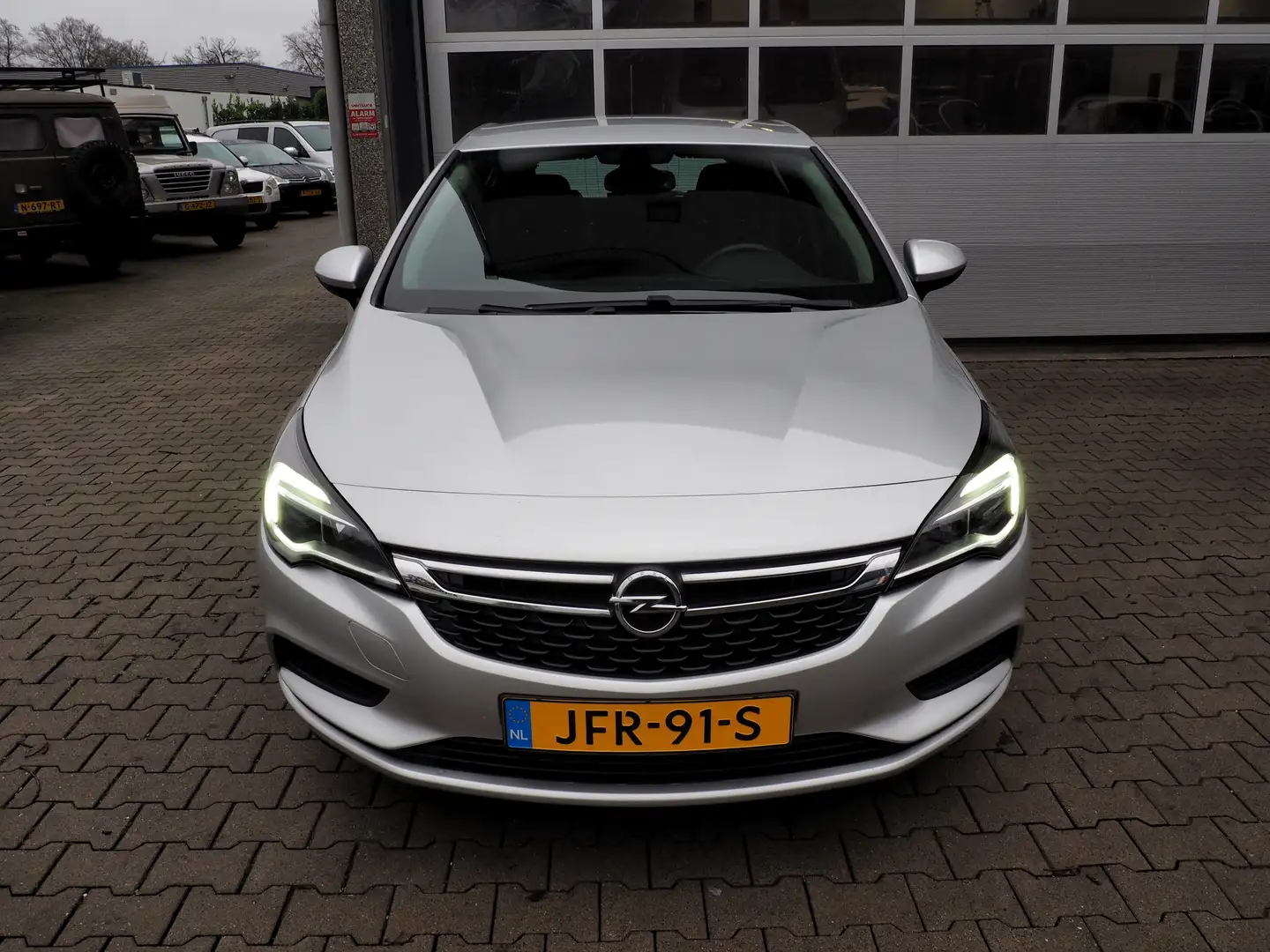 Opel Astra 1.6 CDTI 110pk 120 Jaar Edition AIRCO CRUISE NAVI Grau - 2