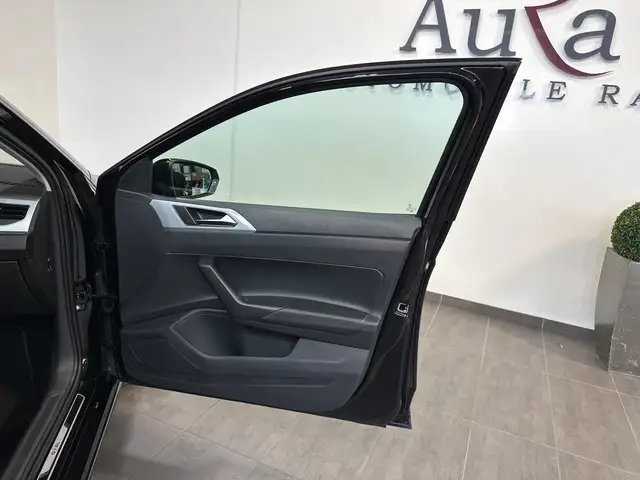 Volkswagen Polo view 7