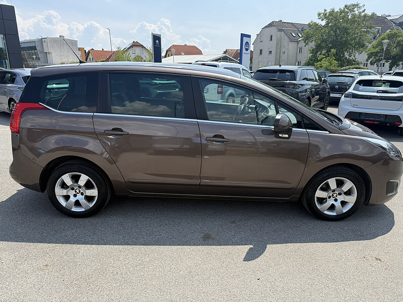 Peugeot 5008 1,6 BlueHDi 120 S&S Business Line — photo 9