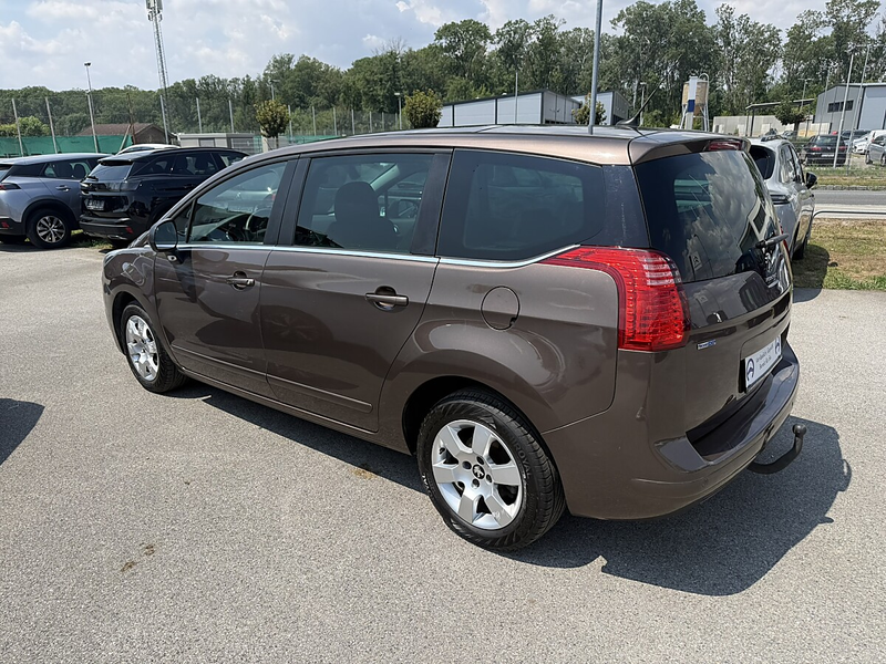Peugeot 5008 1,6 BlueHDi 120 S&S Business Line — photo 4