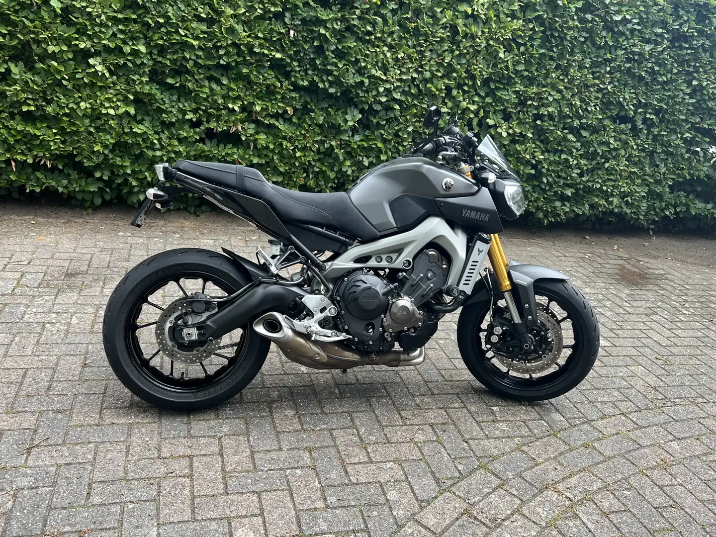 Yamaha MT-09 - 1