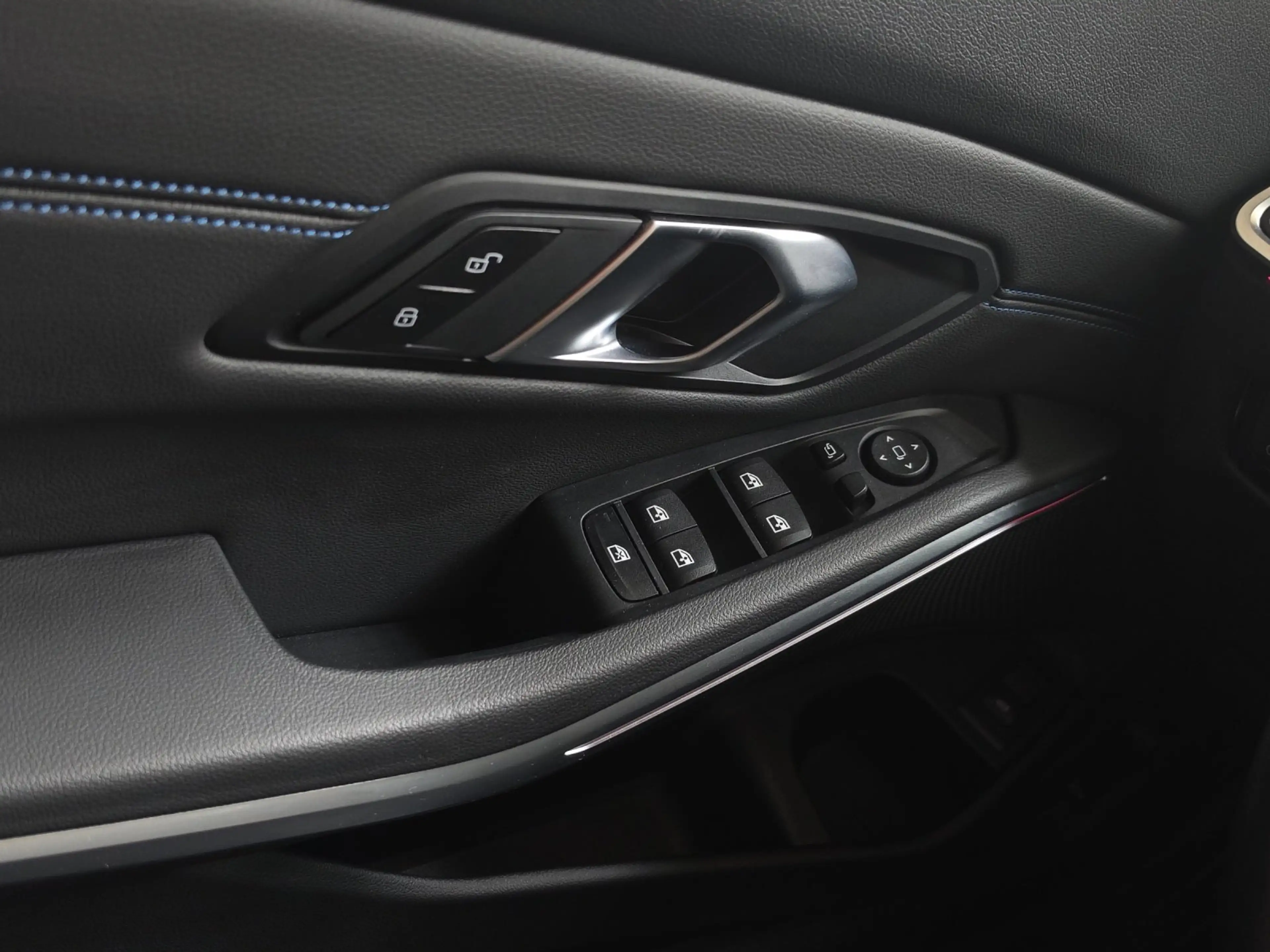 BMW 318 i Touring M Sport | LED | PARK- ASSISTENT | — photo 10
