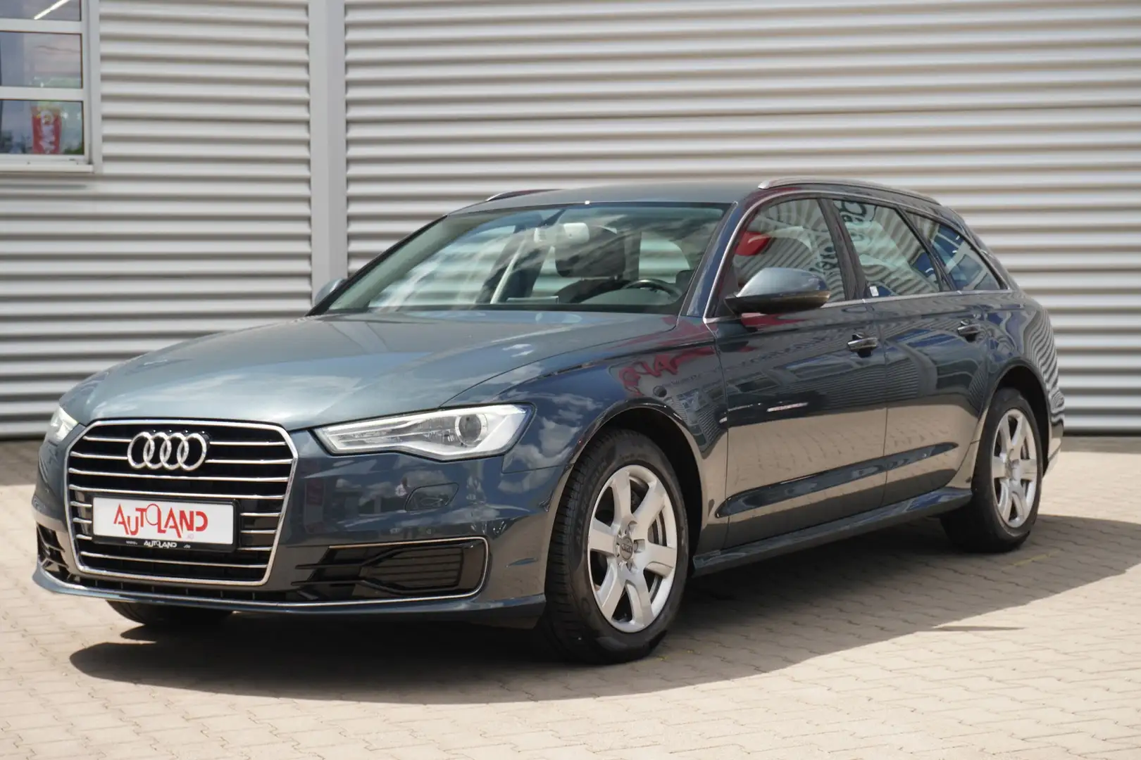 Audi A6 2.0 TFSI Avant Xenon Navi Kamera Tempomat Modrá - 2