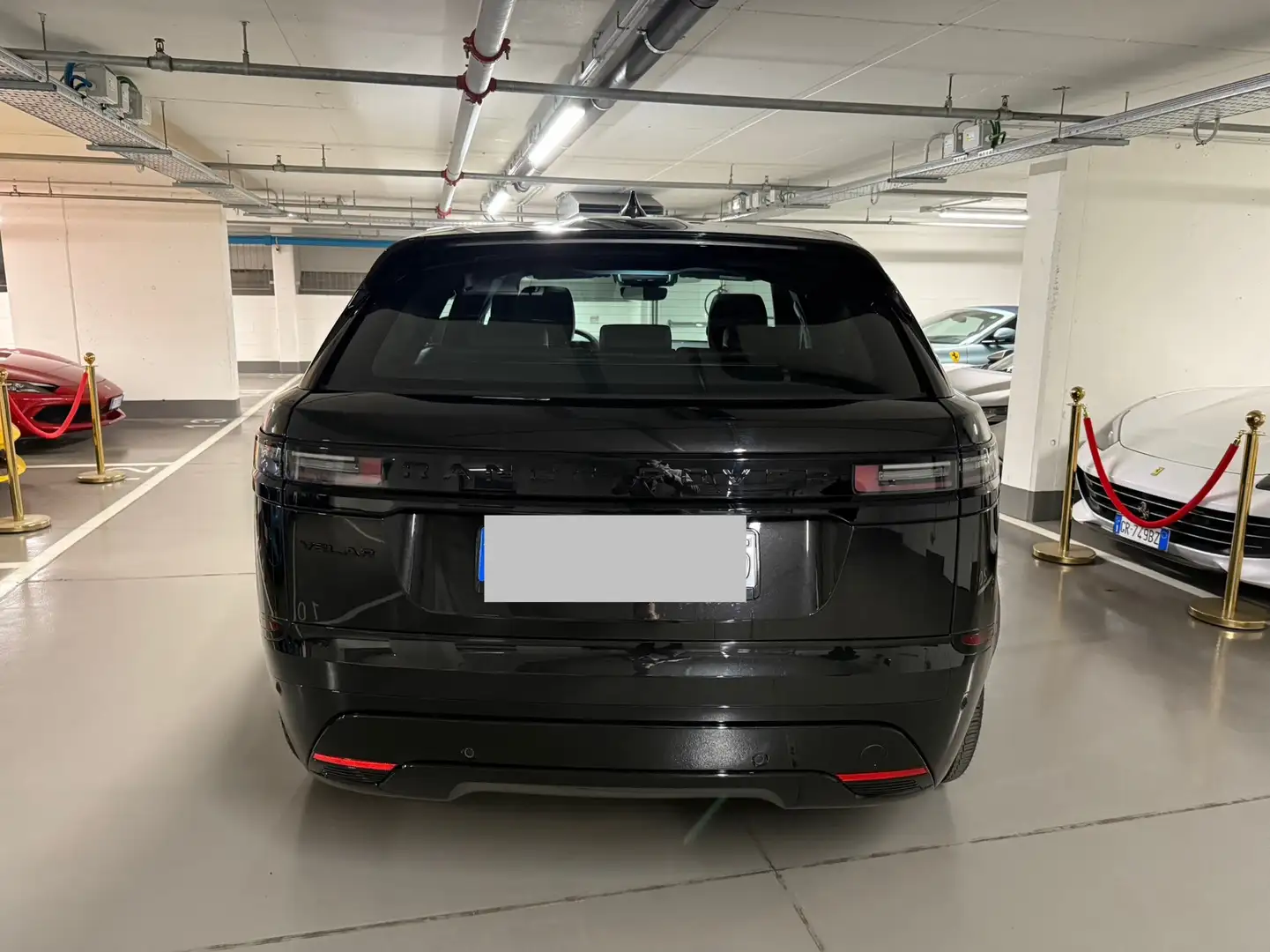 Land Rover Range Rover Velar 2.0d i4 mhev R-Dynamic SE 4wd 204cv auto Nero - 2