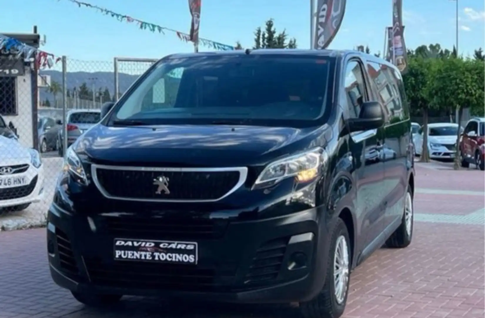 Peugeot Traveller 1.5BlueHDI Business Compact 120 Schwarz - 2