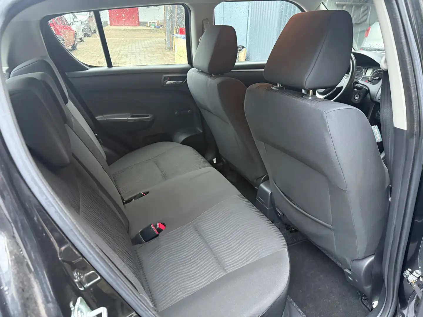 Suzuki Swift Club Zwart - 2