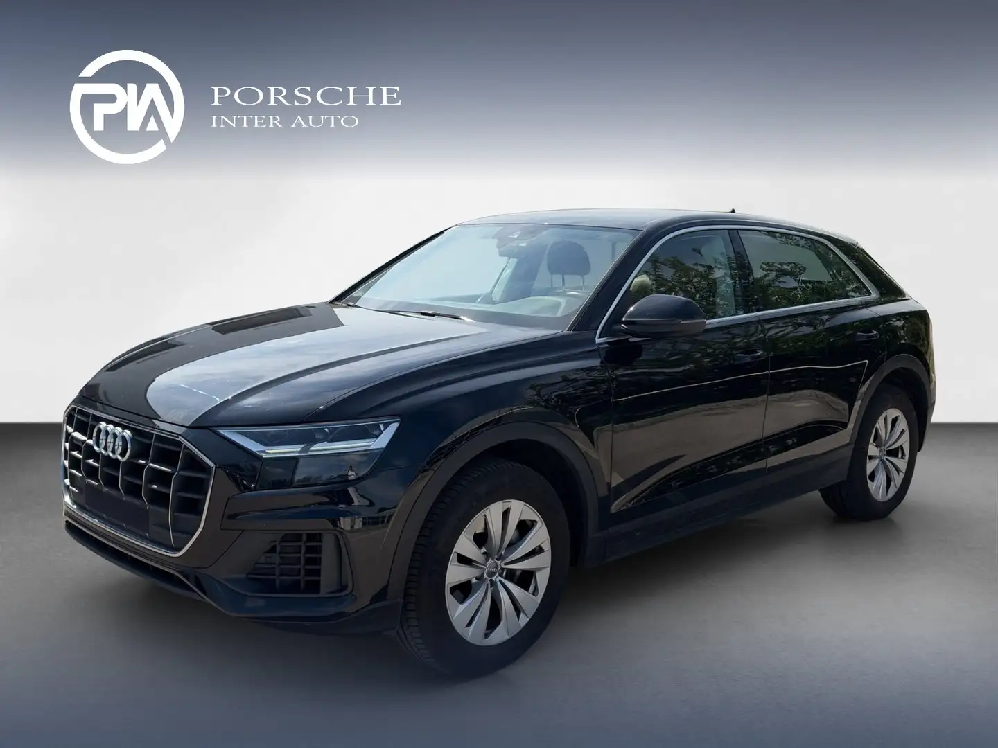 Audi Q8 55 TFSI quattro Schwarz - 1