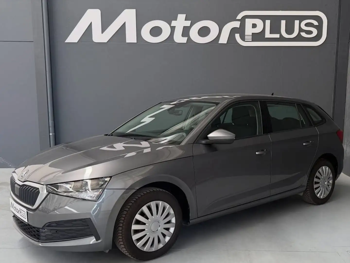 Skoda Scala 1.0 TSI Active 70kW Gris - 2