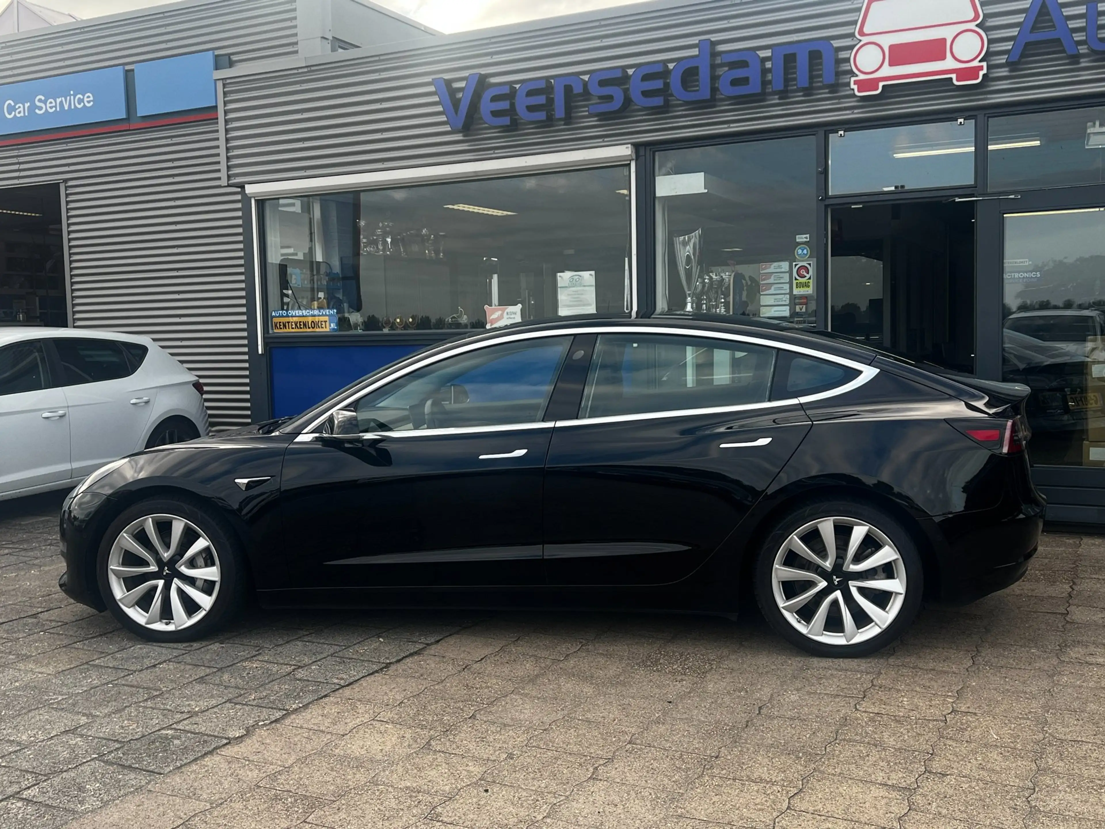 Tesla Model 3 Long Range AWD 75 kWh — photo 18