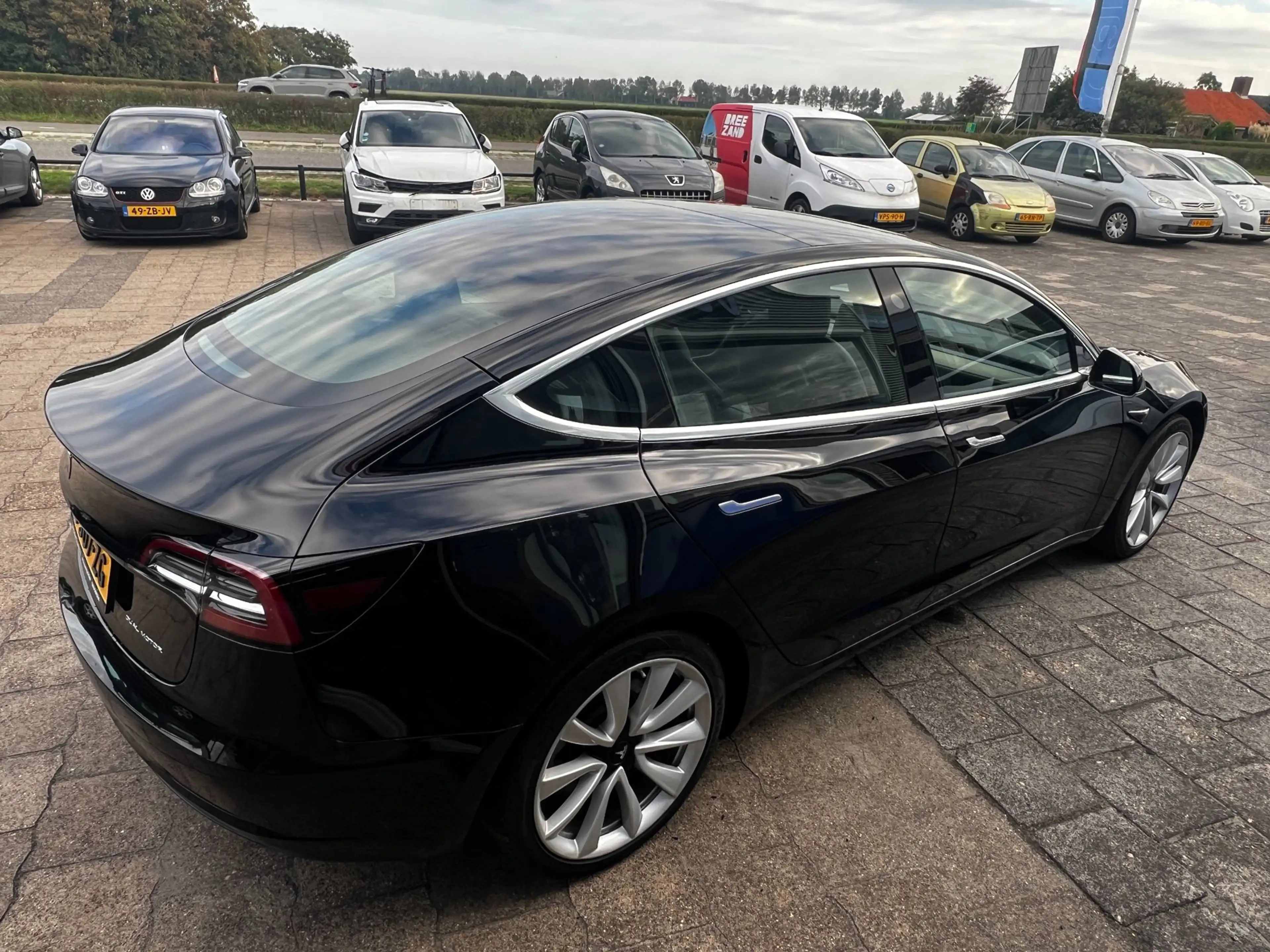 Tesla Model 3 Long Range AWD 75 kWh — photo 23