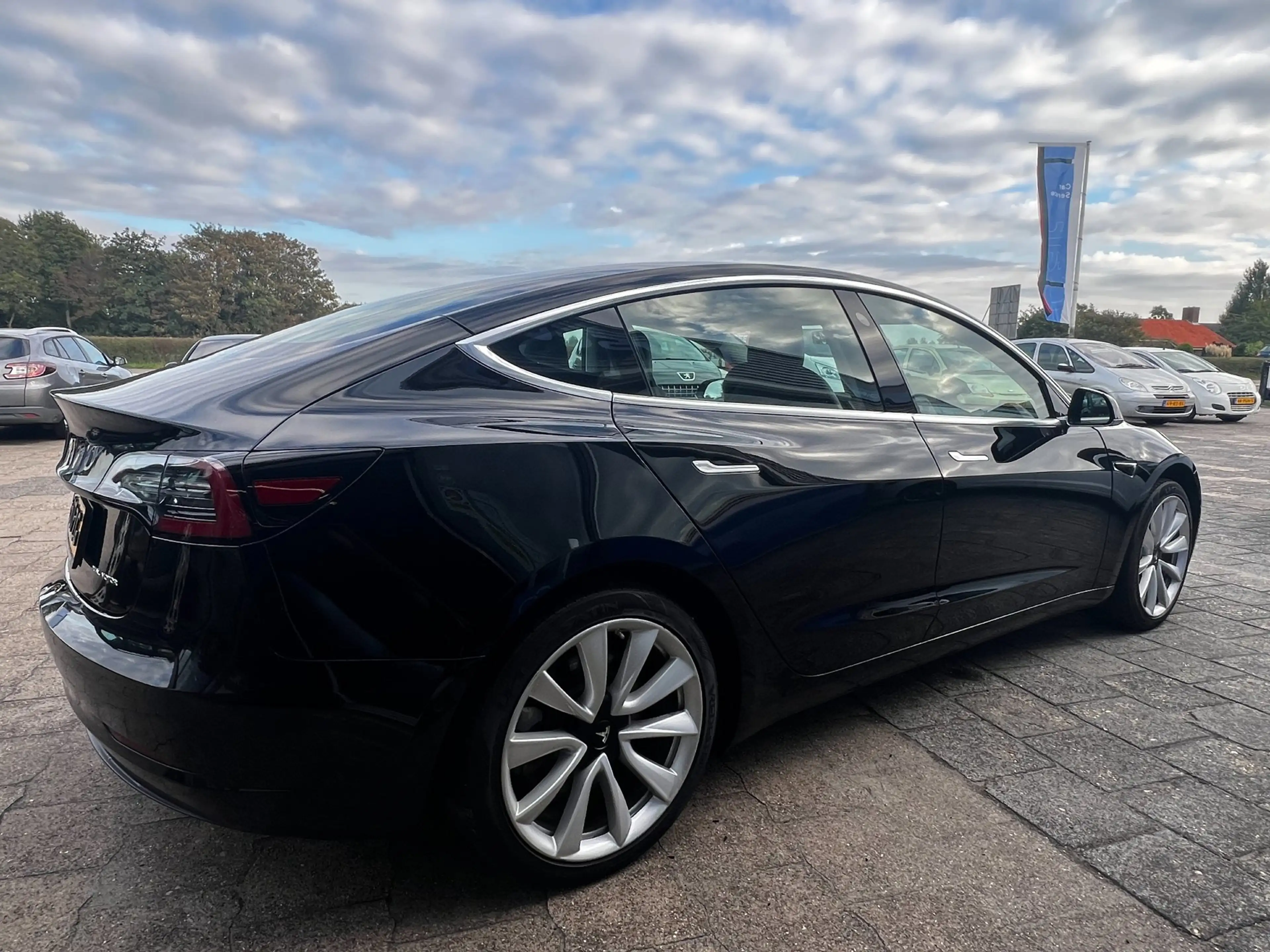 Tesla Model 3 Long Range AWD 75 kWh — photo 22