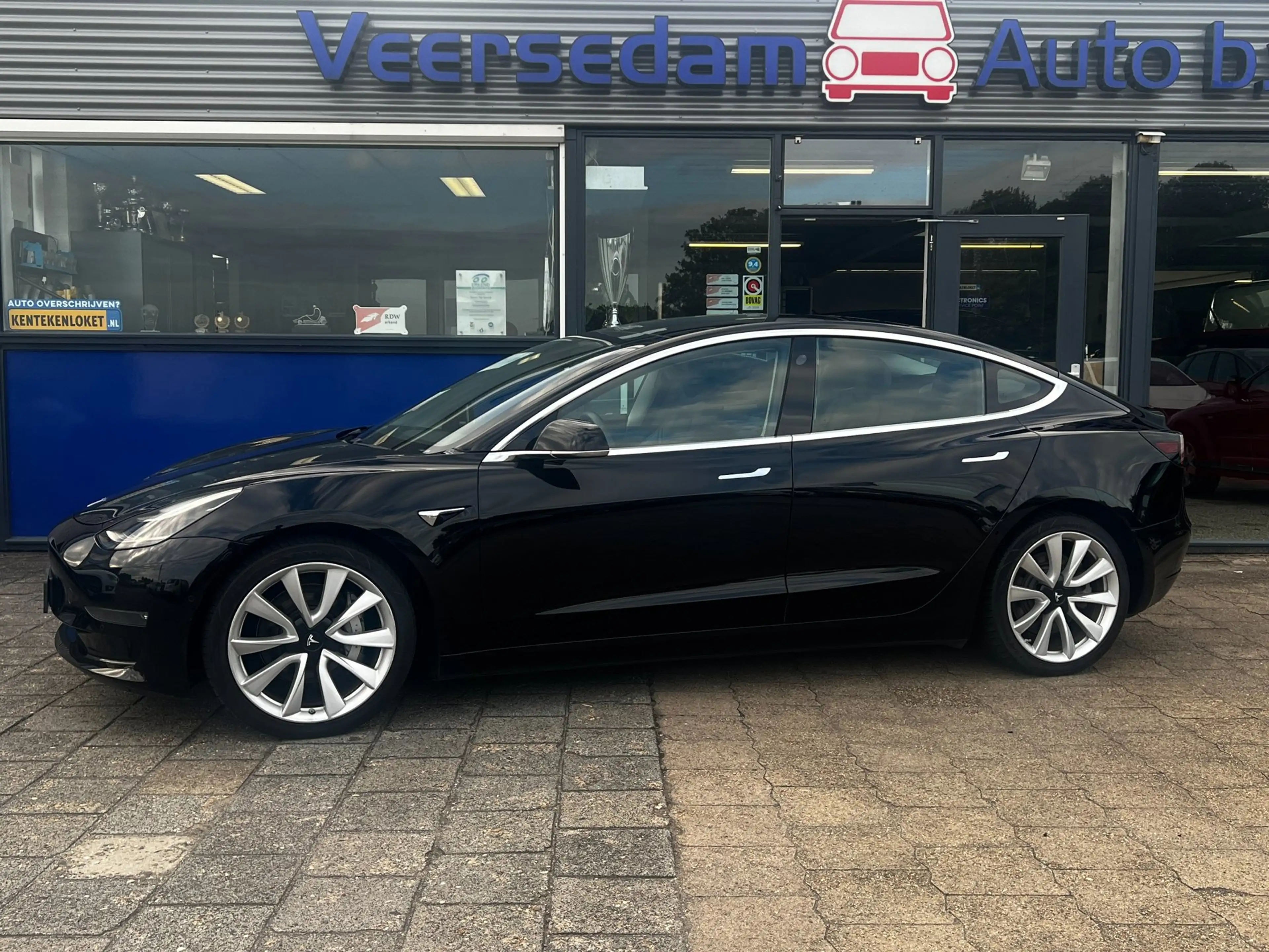 Tesla Model 3 Long Range AWD 75 kWh — photo 17