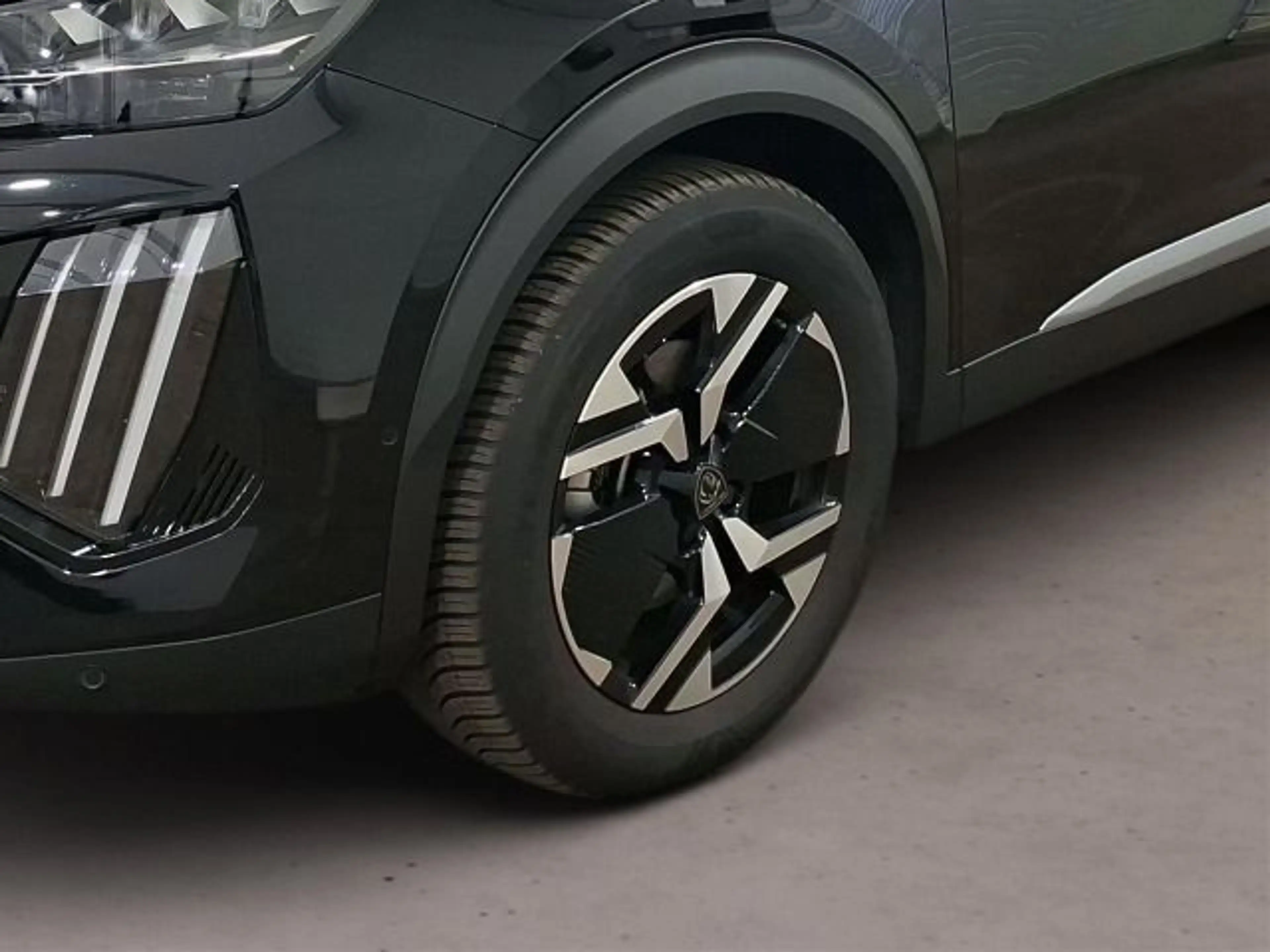 Peugeot 2008 1.2 Hybrid 145 GT Keyless 306Kamera ACC Mat — photo 14