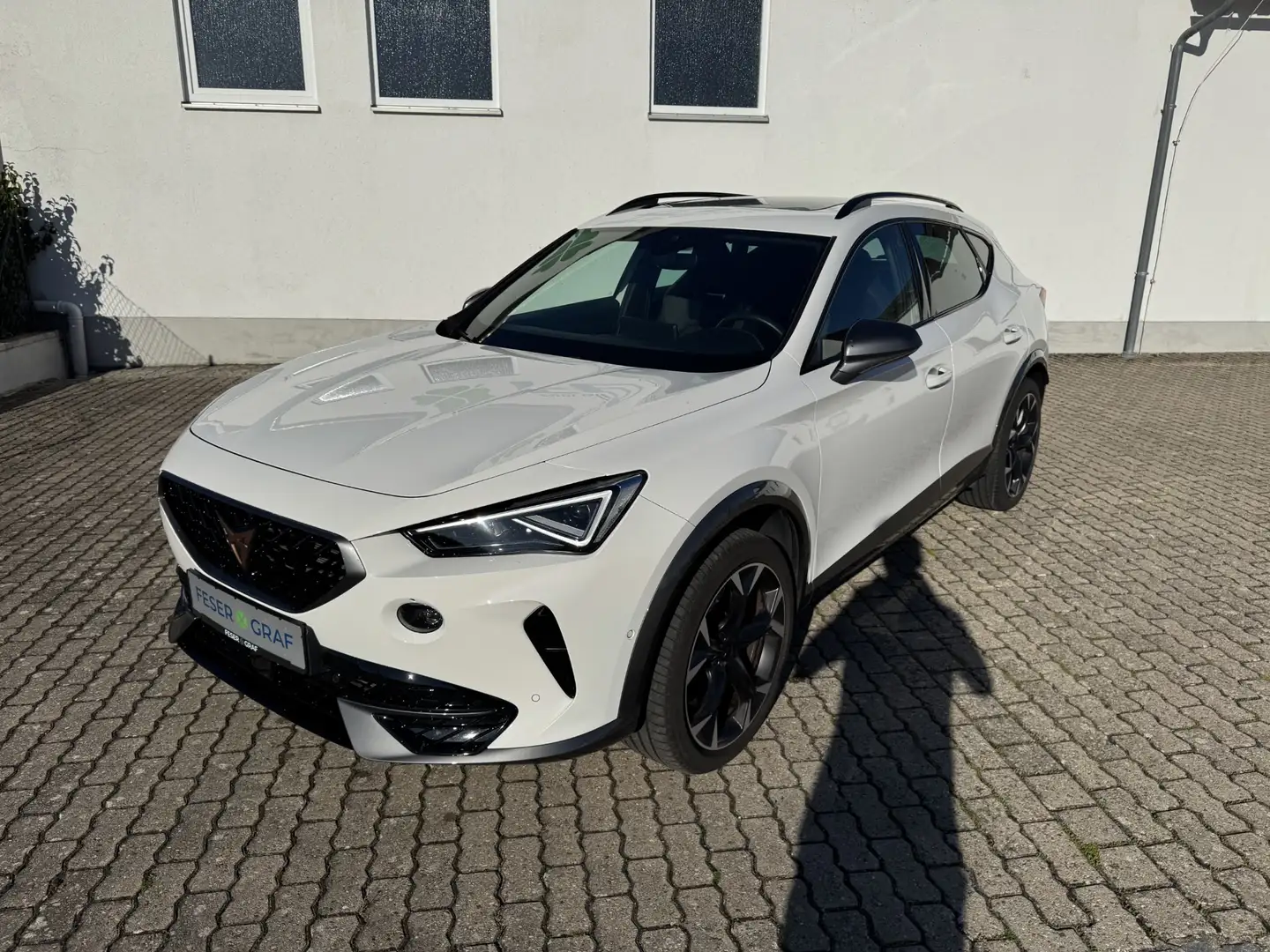 CUPRA Formentor VZ 2.0 TSI DSG eHECK MATRIX PANO Weiß - 2