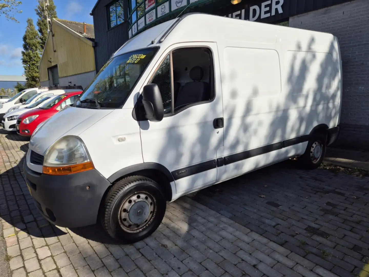Renault Master T33 2.5 dCi L2H2 Blanco - 1
