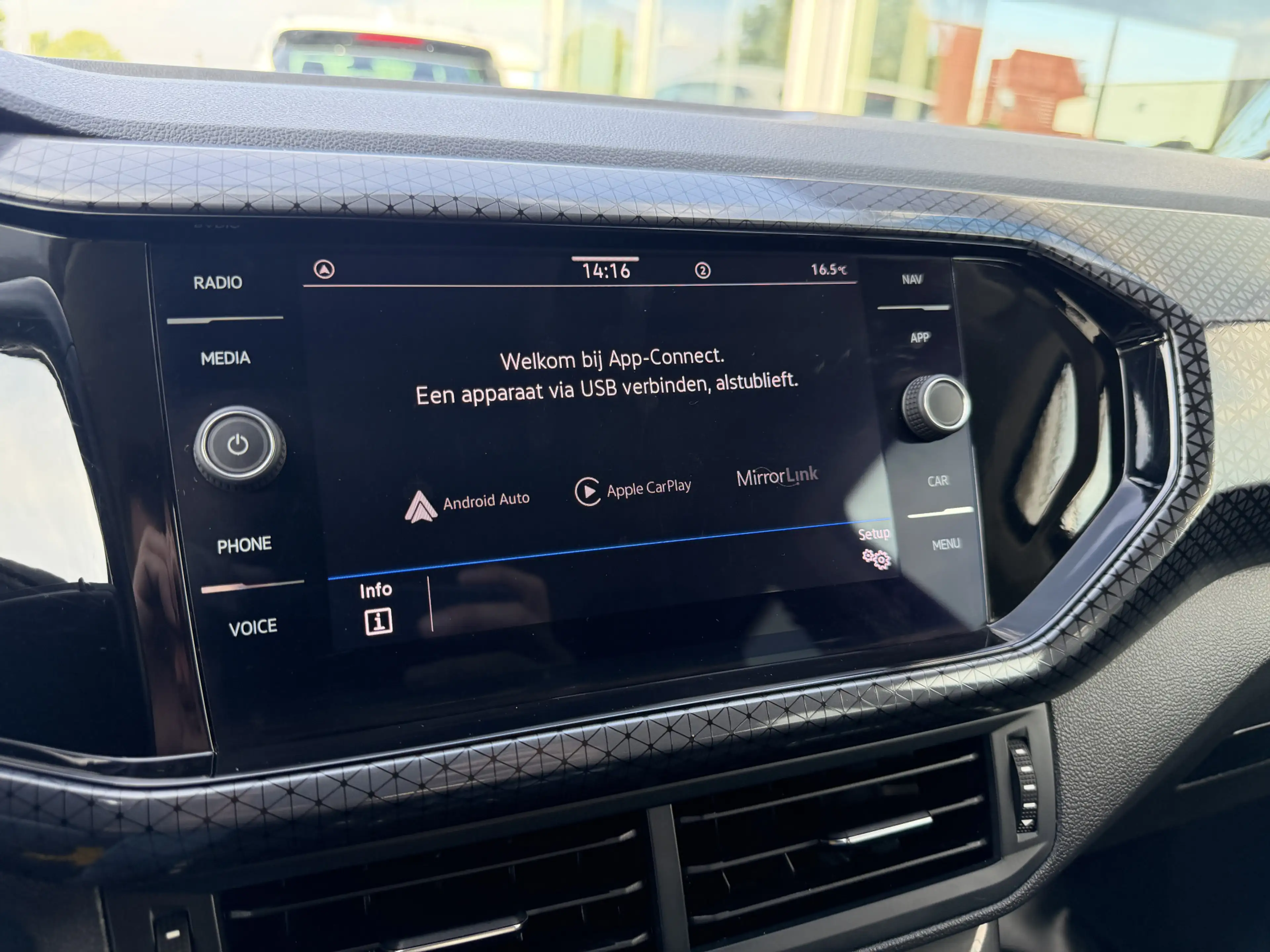 Volkswagen T-Cross 1.5 TSI Style App connect — photo 25