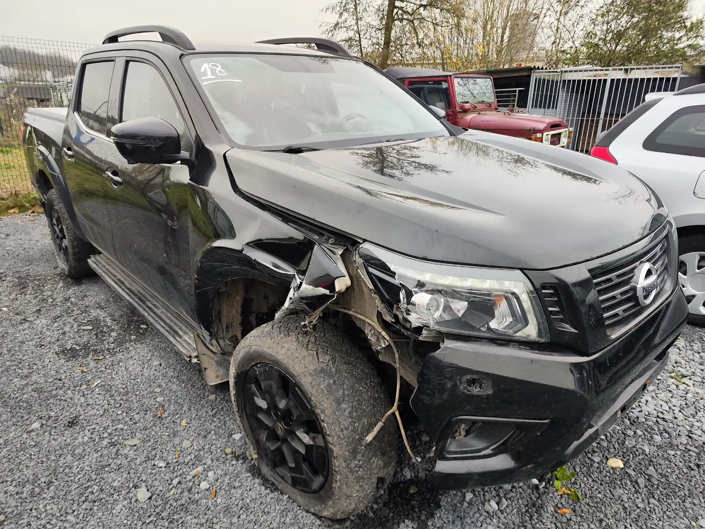 Nissan Navara 2.3 dCi 4WD Schwarz - 2