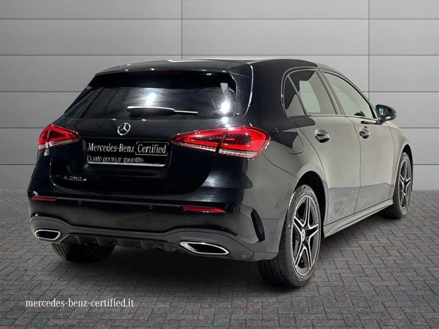 Mercedes-Benz A 250 e hybrid EQ Premium Noir - 2
