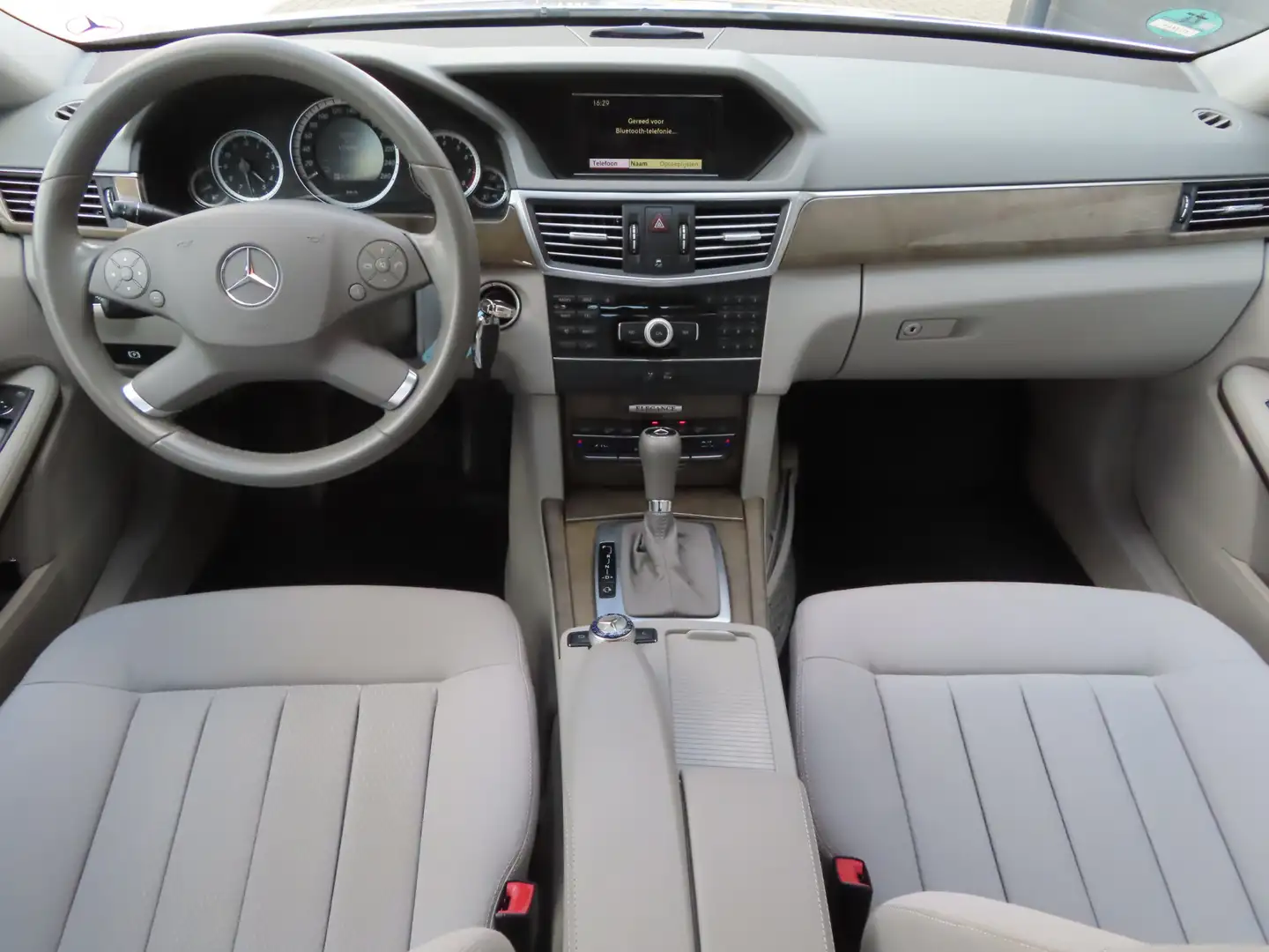 Mercedes-Benz E 250 CGI Elegance Grijs - 2