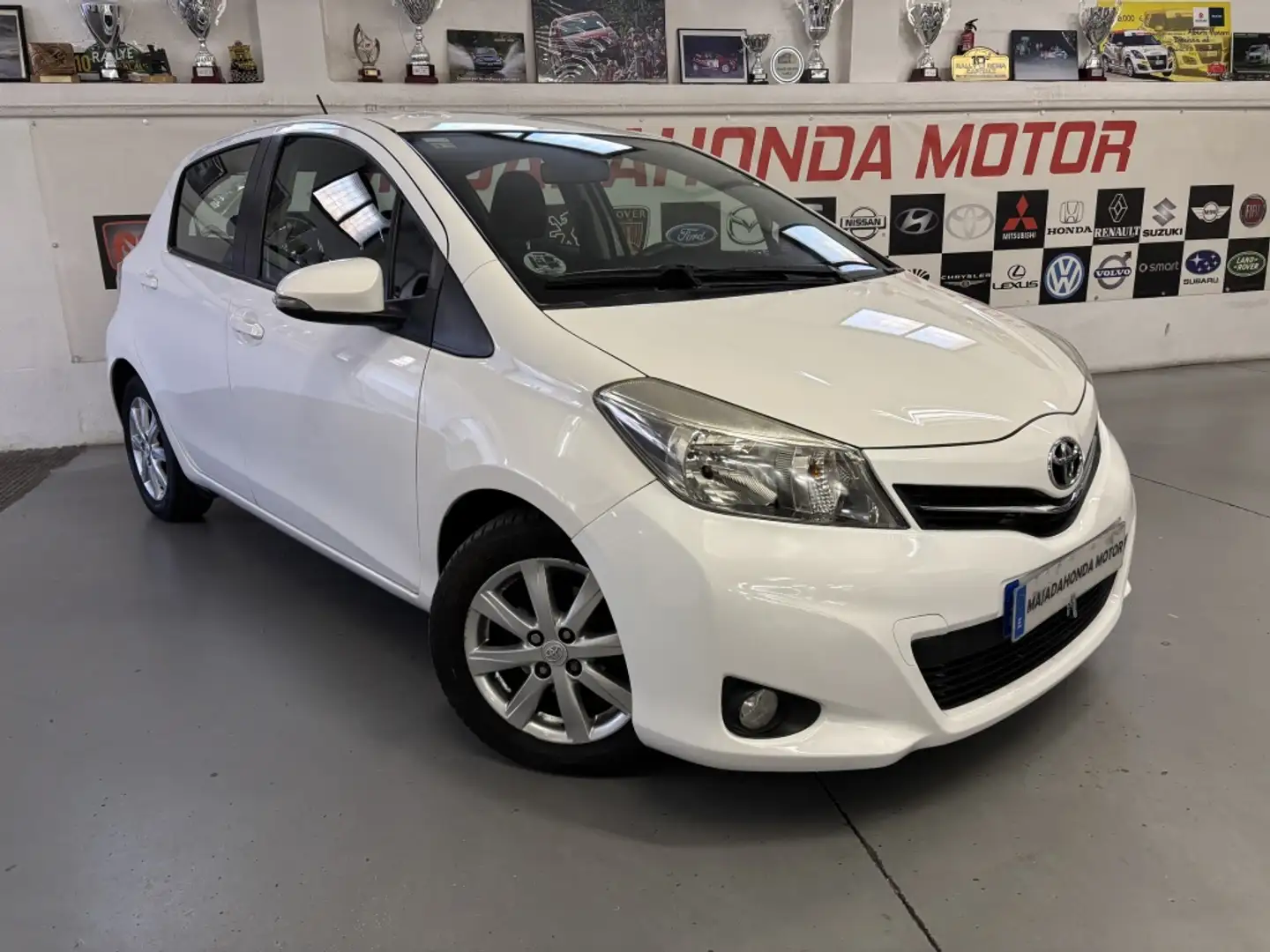 Toyota Yaris 1.4D-4D Active Blanc - 2