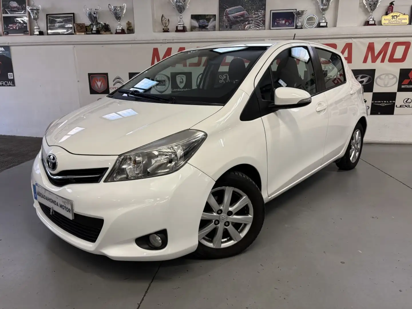 Toyota Yaris 1.4D-4D Active Blanc - 1
