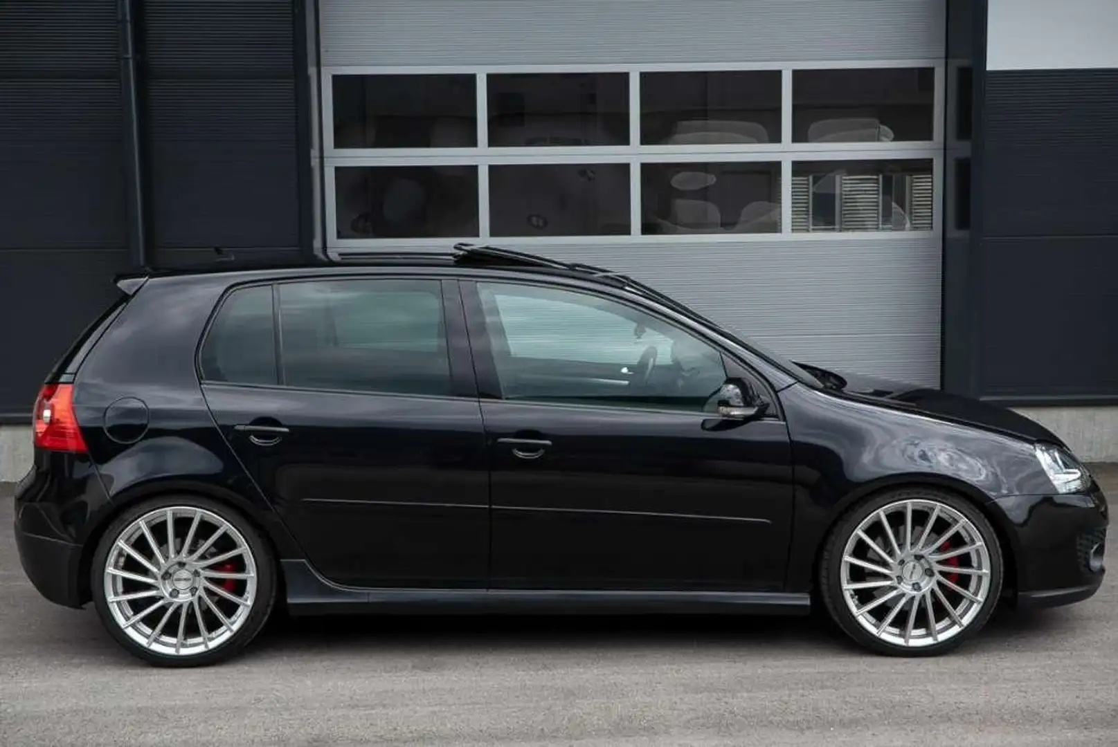 Volkswagen Golf GTI Golf 2,0 GTI DSG GTI Schwarz - 2