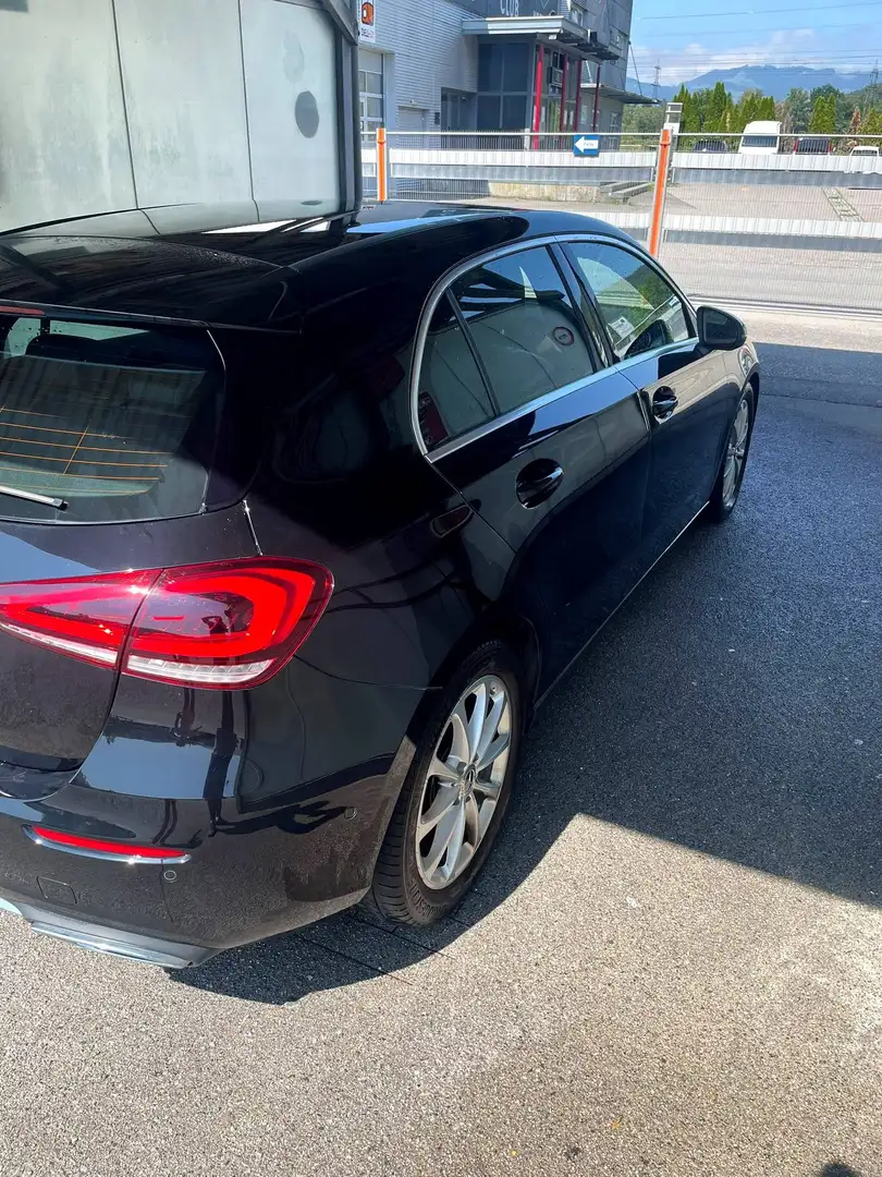 Mercedes-Benz A 180 A 180 d Limousine Aut. Schwarz - 2