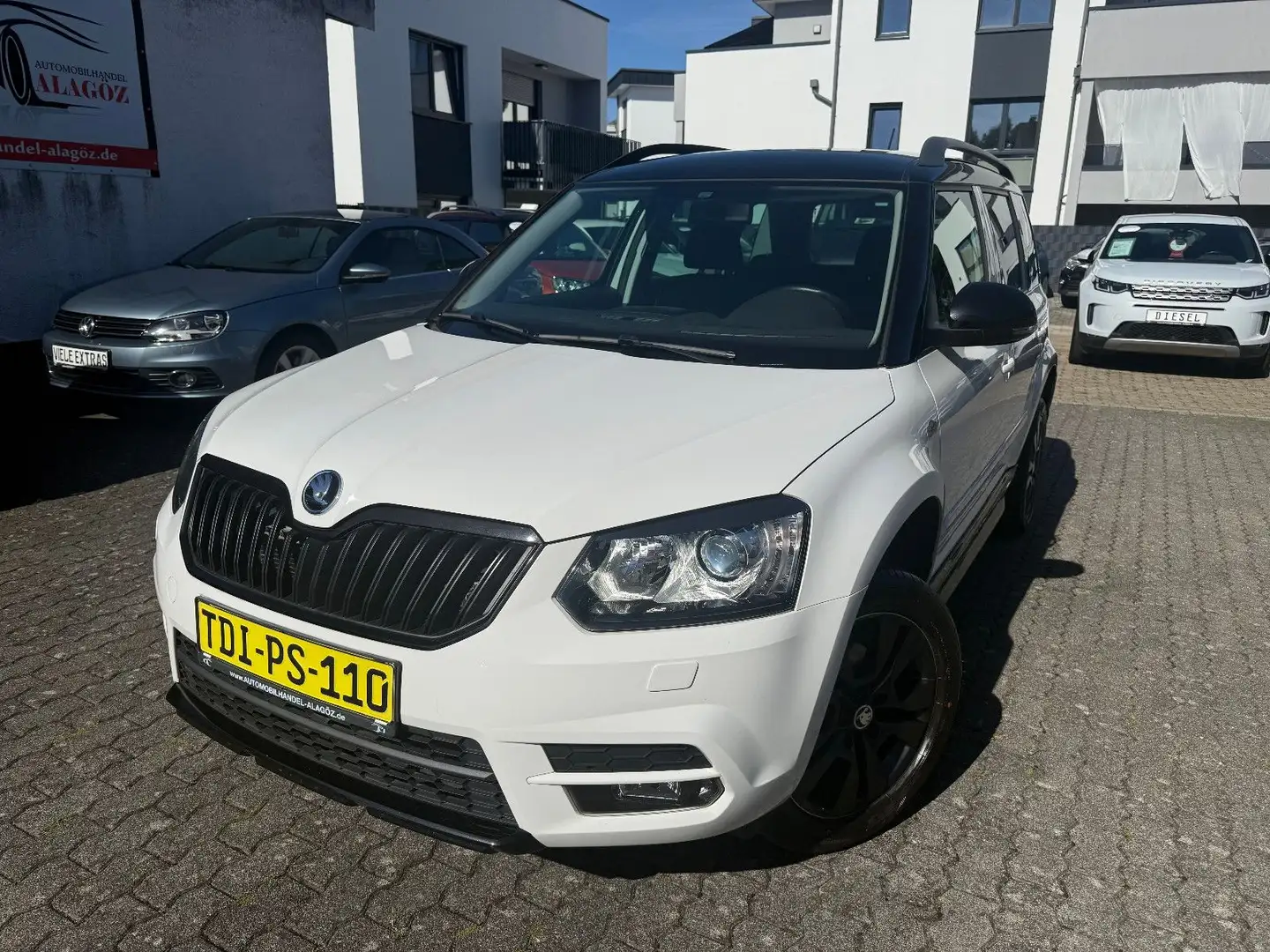 Skoda Yeti YETI 2.0 TDI MONTE CARLO XENON PDC SHZ AHK 1HD Weiß - 1