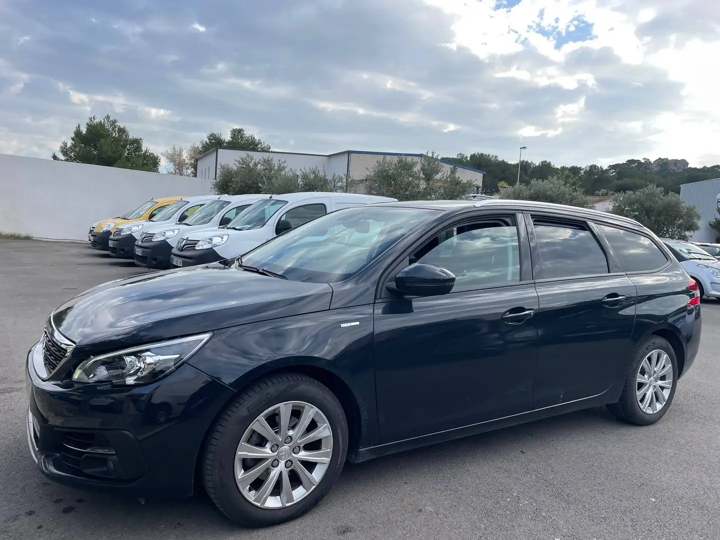 Peugeot 308 1.5 BlueHDi 130ch S\u0026amp;amp;S Style EAT8 Gris - 1