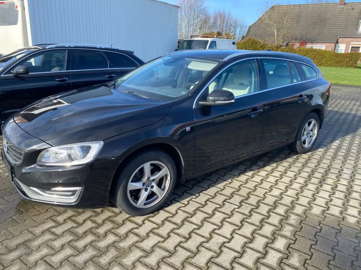 Volvo V60 Kombi Ocean Race Zwart - 2