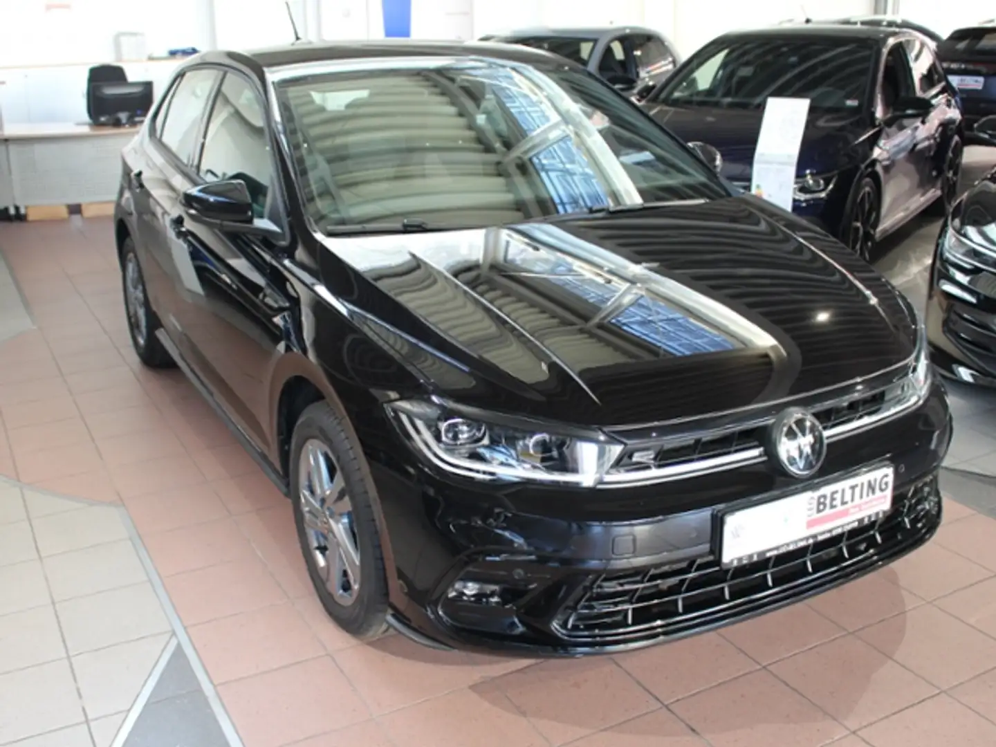 Volkswagen Polo R-Line 1.0 TSI DSG Navi IQ.Light/Drive Matrix Zwart - 2