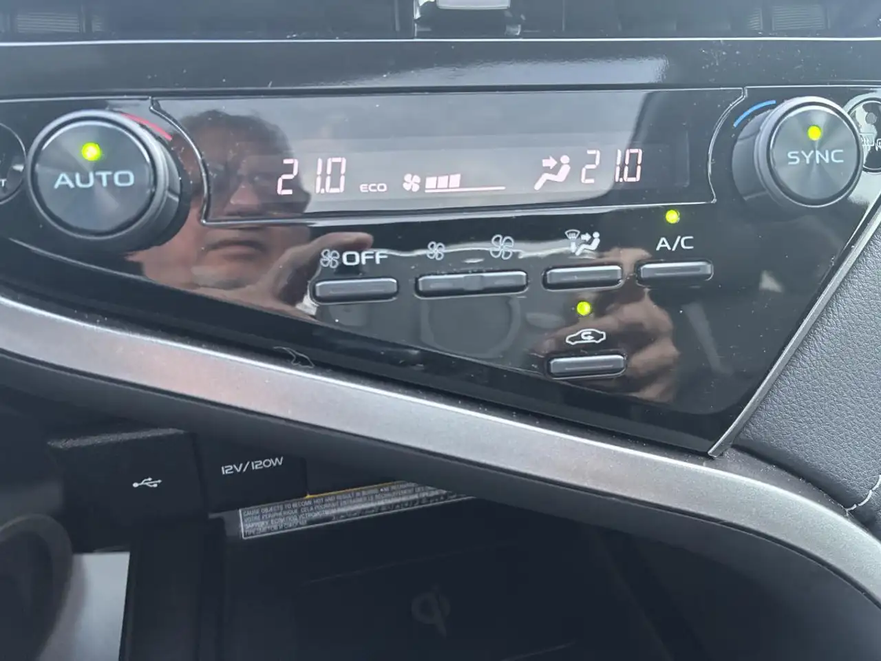 Toyota Camry снимка Toyota Camry