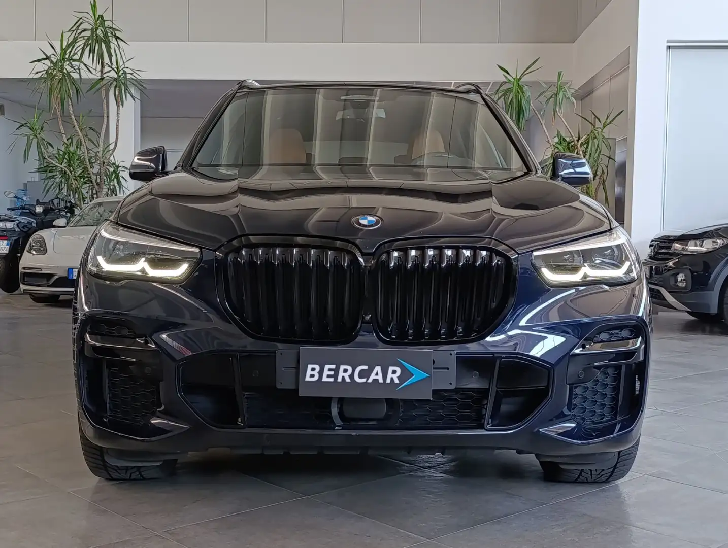 BMW X5 xDrive30d 48V Msport*TETTO*SEDILI RISC*CL_21*M-SP Nero - 2
