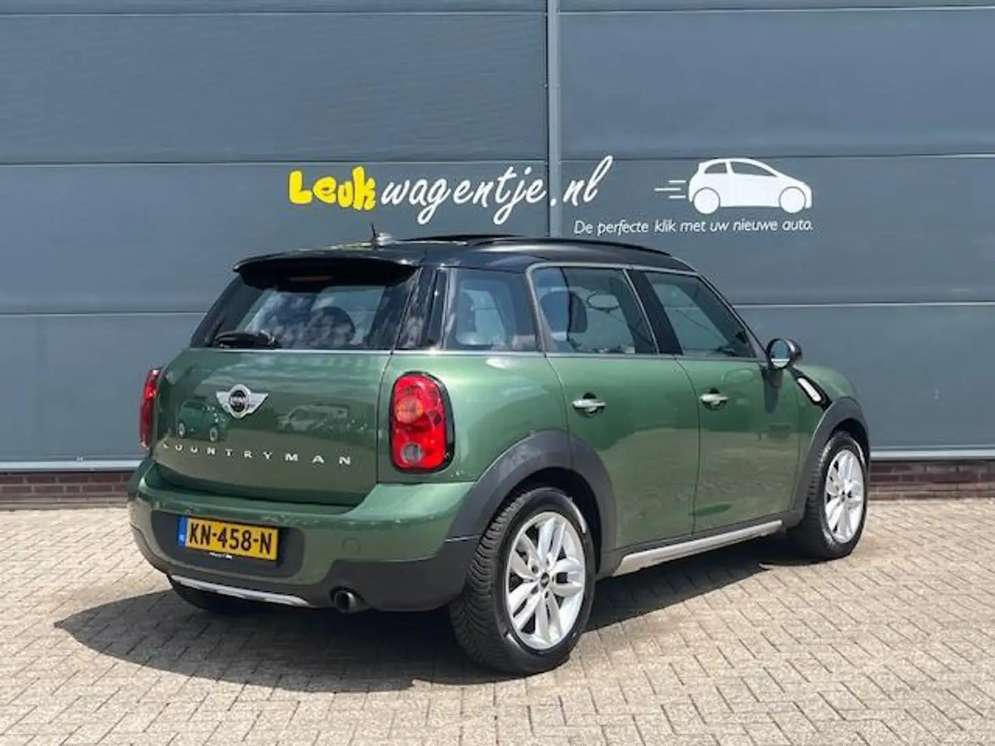 MINI Cooper Countryman Mini 1.6 *schuifdak *navi *aut. airco Groen - 2