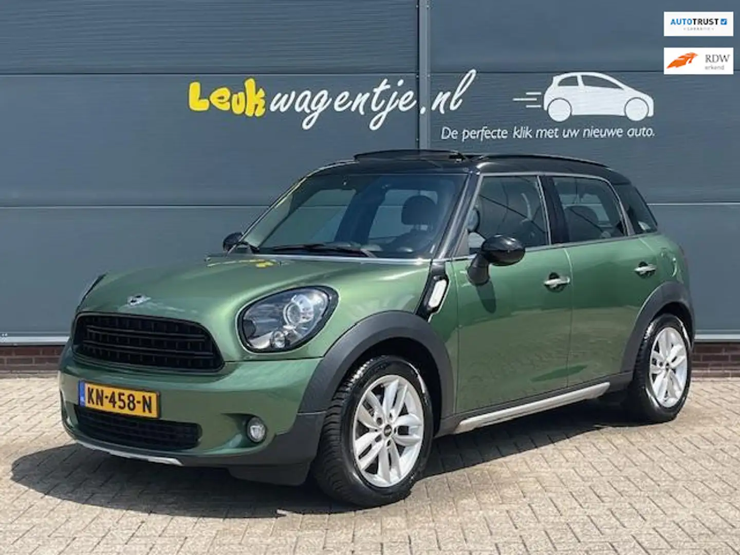 MINI Cooper Countryman Mini 1.6 *schuifdak *navi *aut. airco Groen - 1