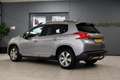 Peugeot 2008 1.2 VTi Allure Pack PANODAK|Trekhaak|Navi|All-Seas Grijs - thumbnail 5