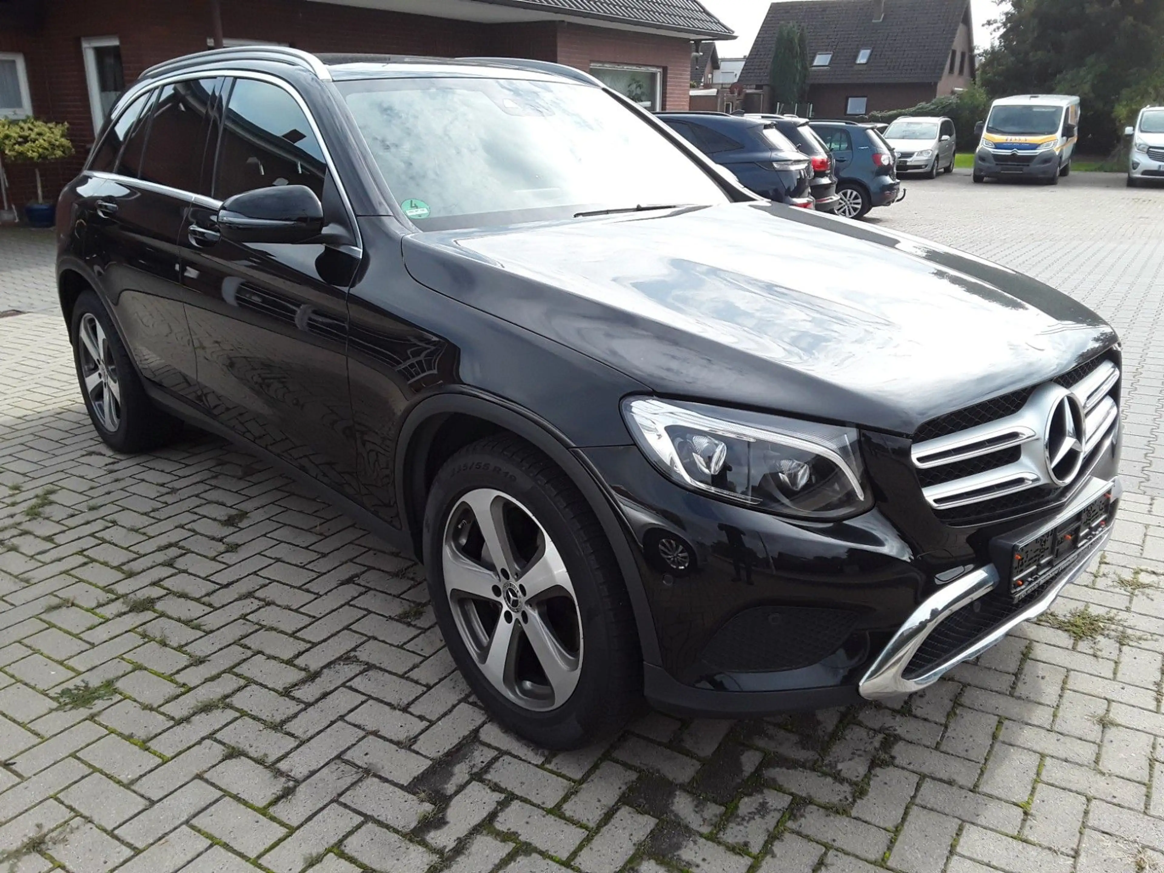Mercedes-Benz GLC 220 d 4Matic Navi, AHK, Alu 19" Panoramadach
