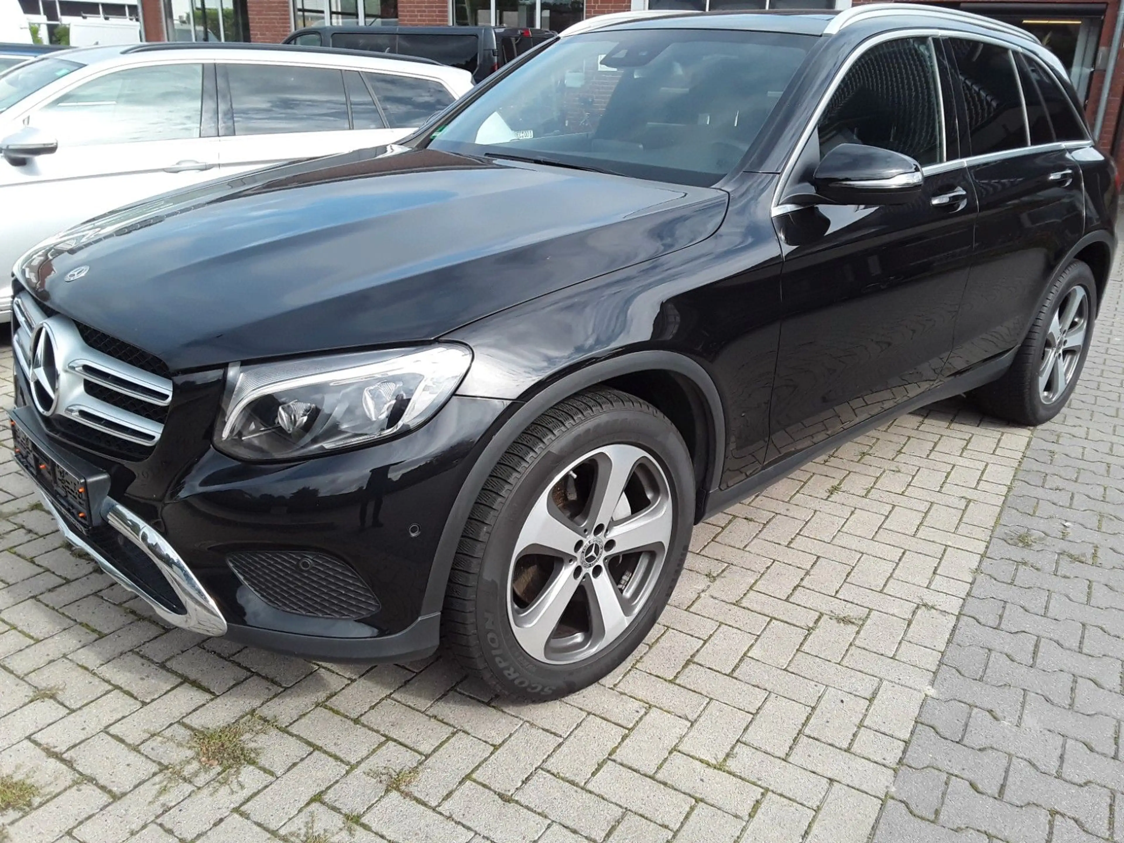 Mercedes-Benz GLC 220 d 4Matic Navi, AHK, Alu 19" Panoramadach — photo 2