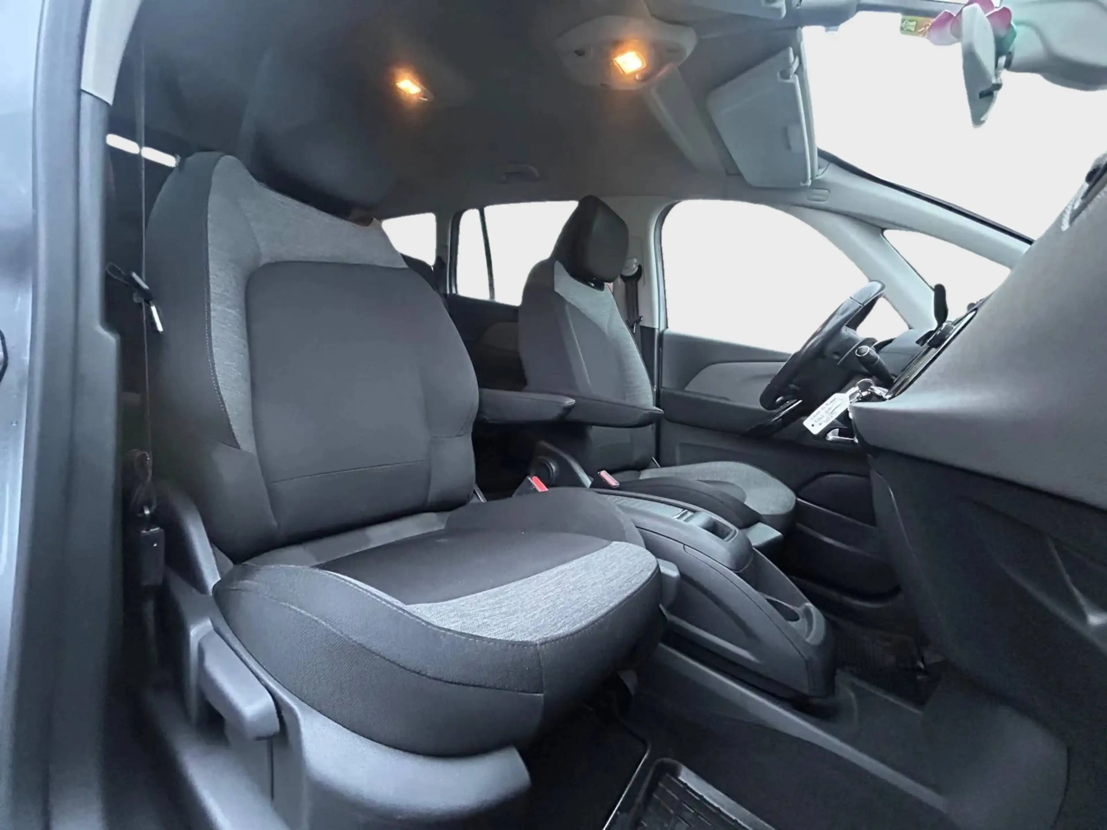 Citroen Grand C4 SpaceTourer C4 Spacetourer 1.6 HDI 7pl Boite automatique — photo 11